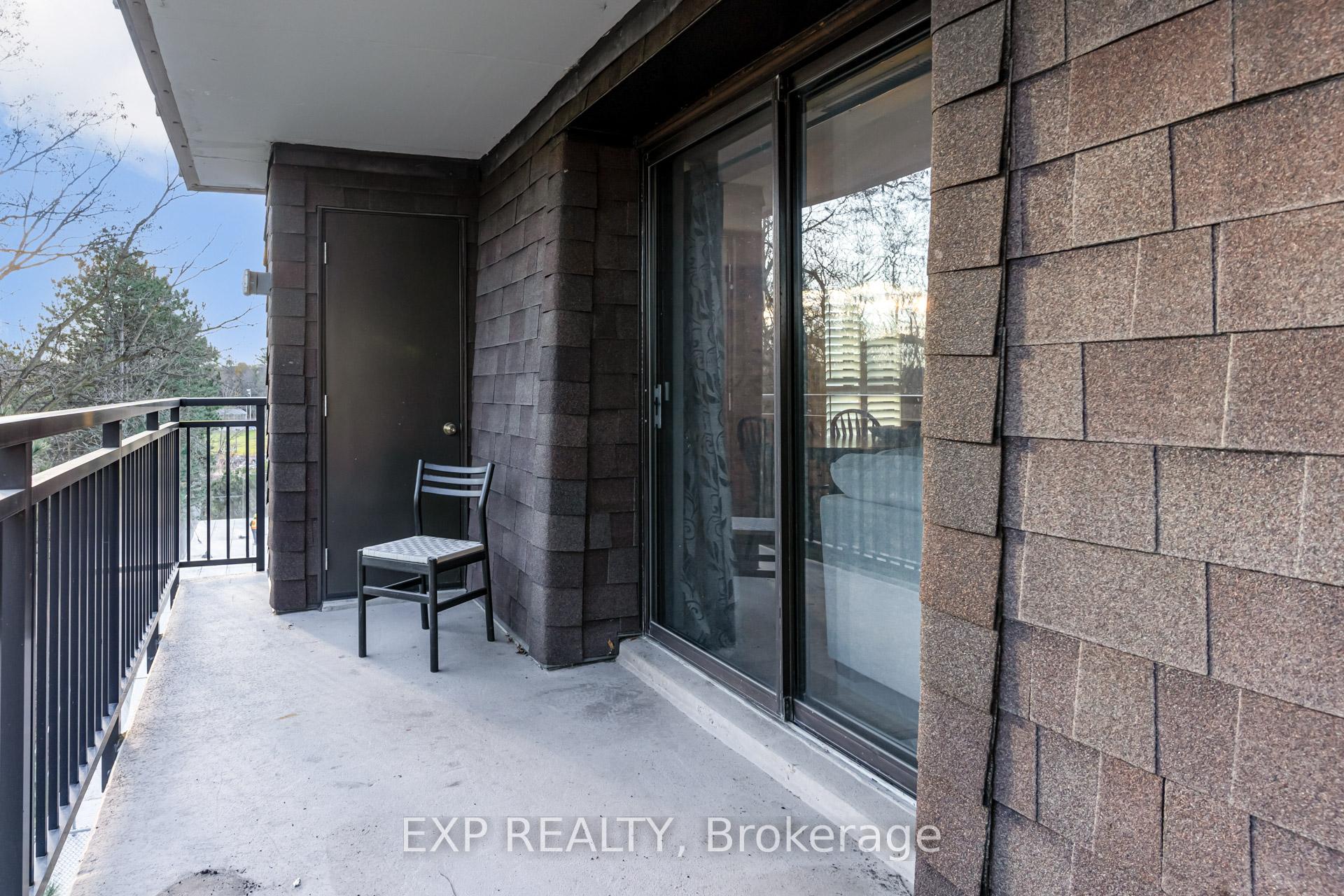 Photo 49 of Unit 404, 15390 Yonge Street, Aurora, Aurora Village — HOMEH