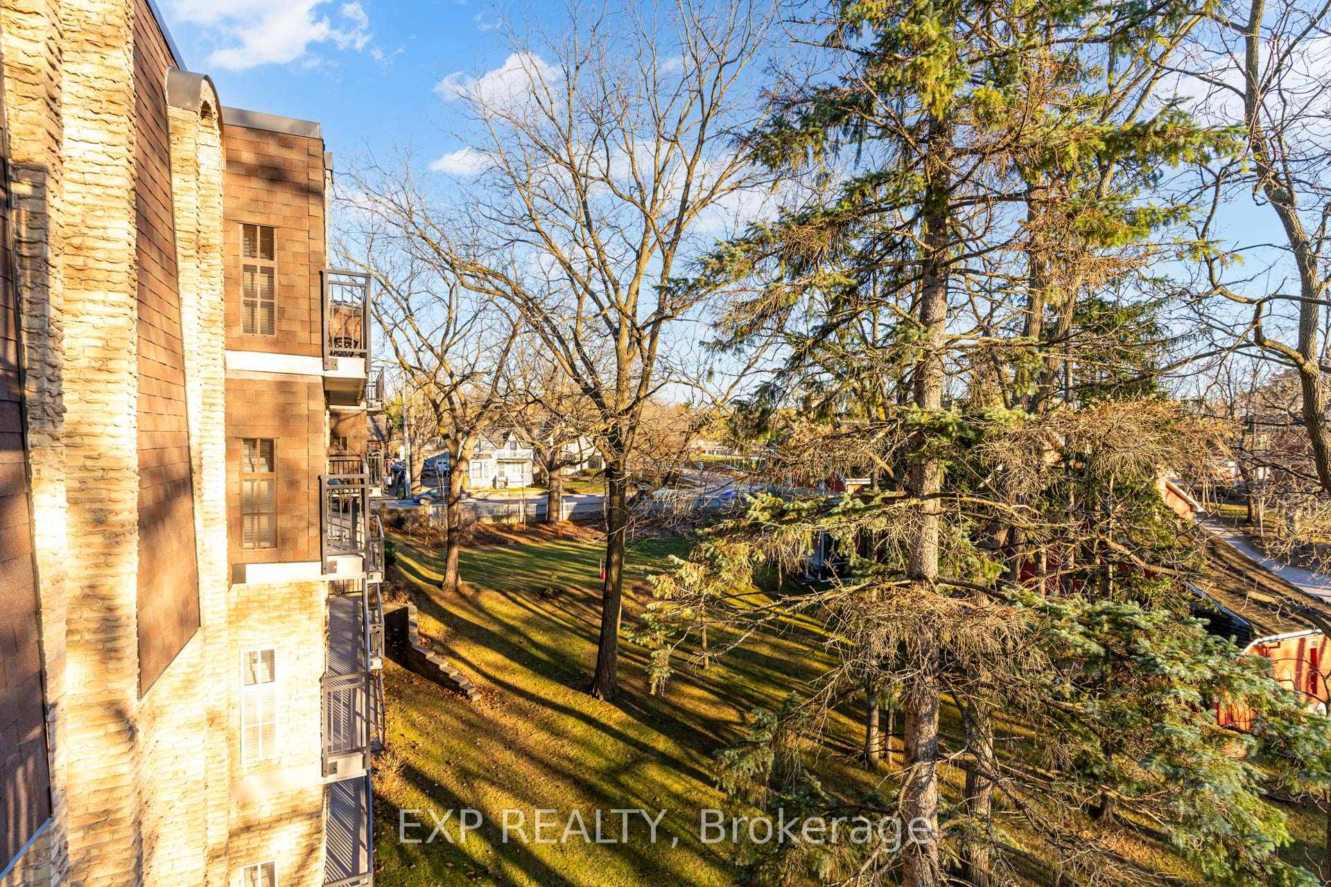 Photo 50 of Unit 404, 15390 Yonge Street, Aurora, Aurora Village — HOMEH