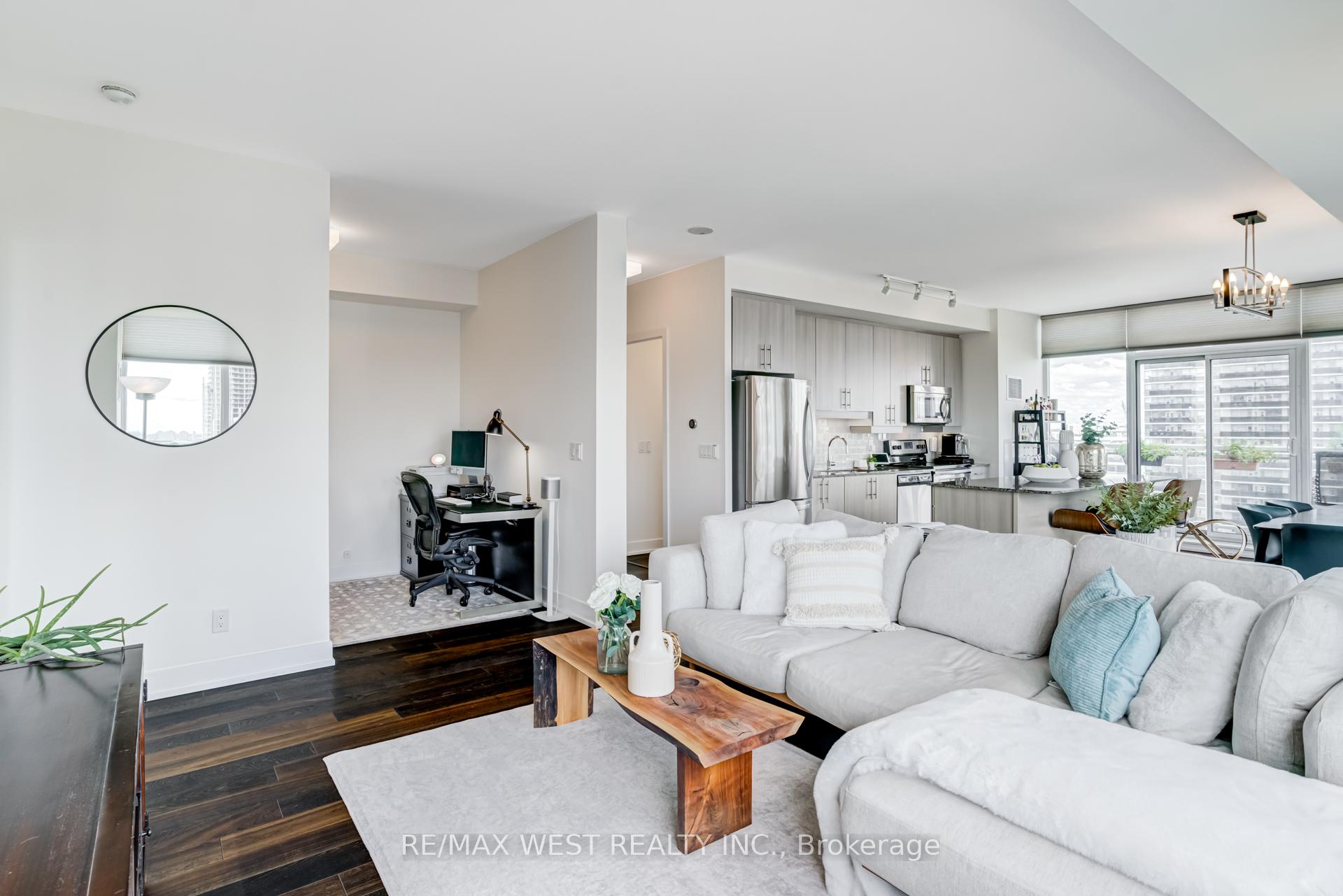 Photo 5 of Unit 1308, 68 Merton Street, Toronto, Mount Pleasant West — HOMEH