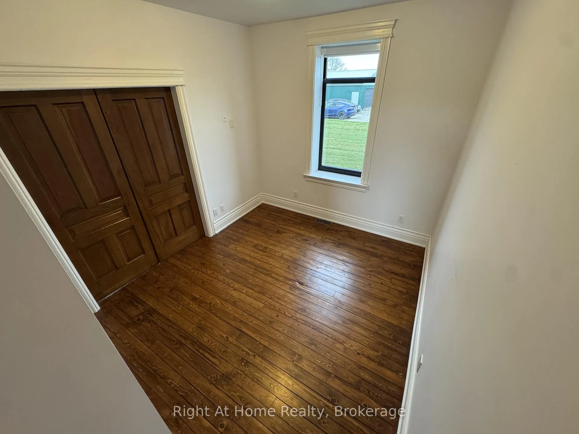 Photo 9 of 12 Erinville Drive, Erin — HOMEH