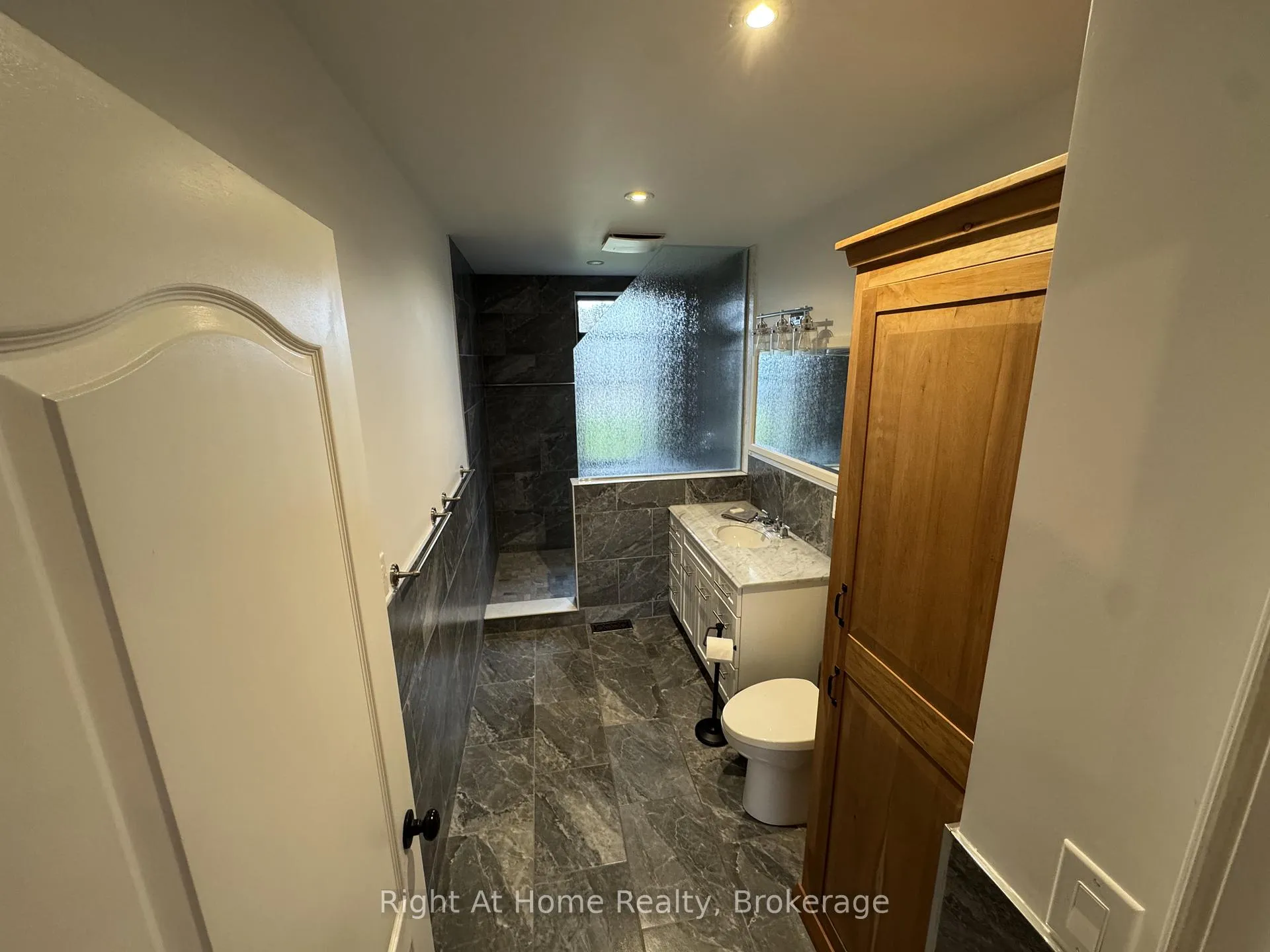 Photo 13 of 12 Erinville Drive, Erin — HOMEH
