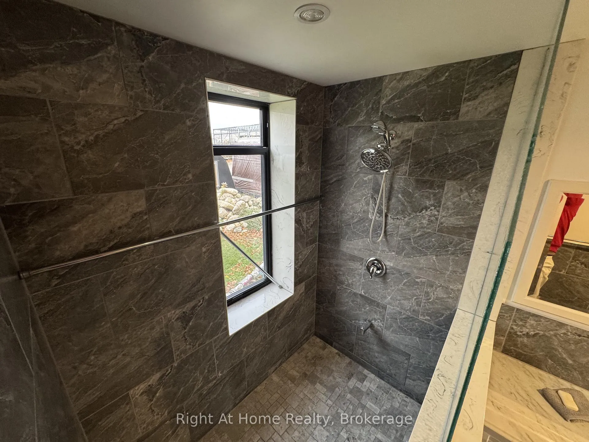 Photo 14 of 12 Erinville Drive, Erin — HOMEH