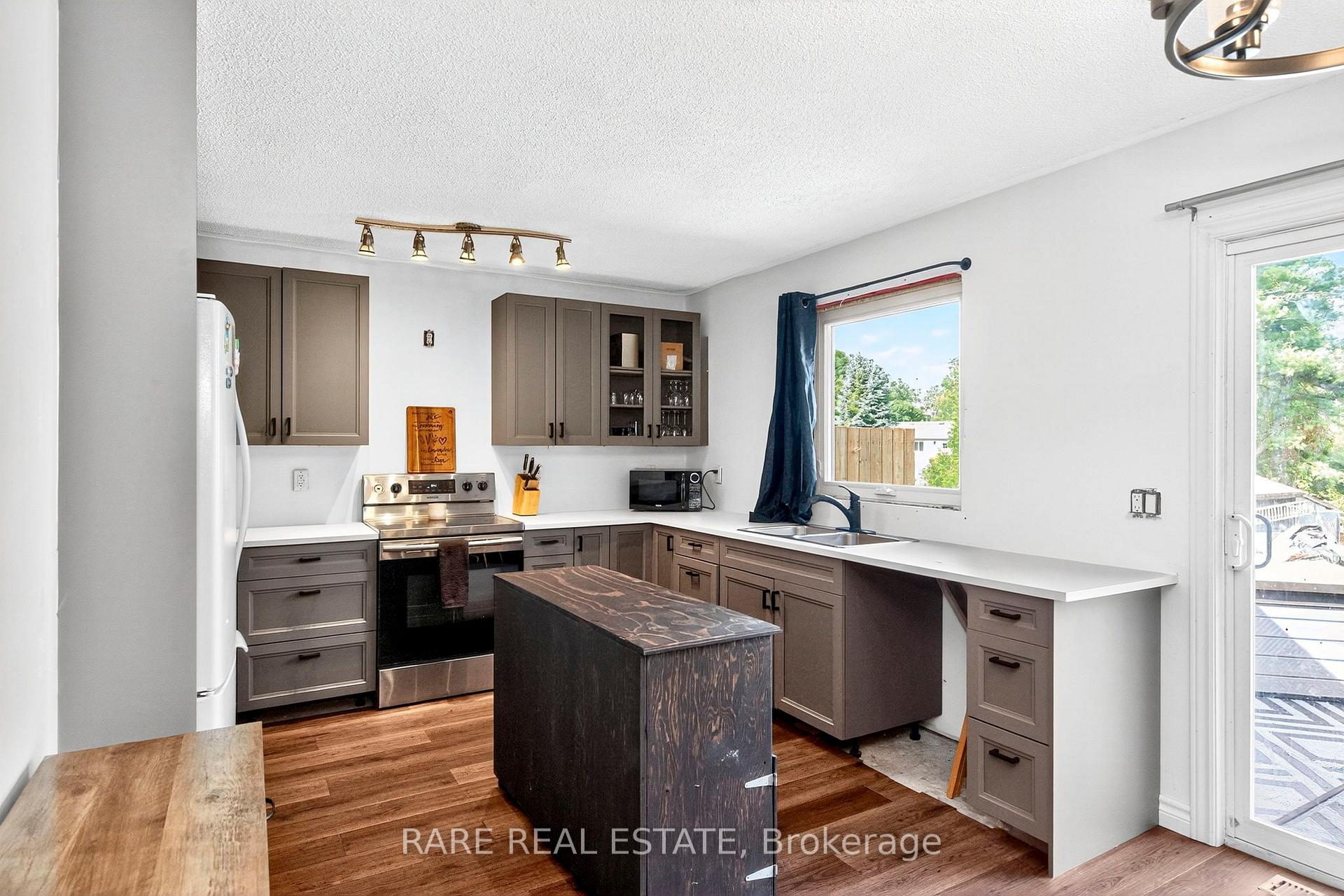 Photo 6 of 9 Parkway Drive, Clearview, New Lowell — HOMEH