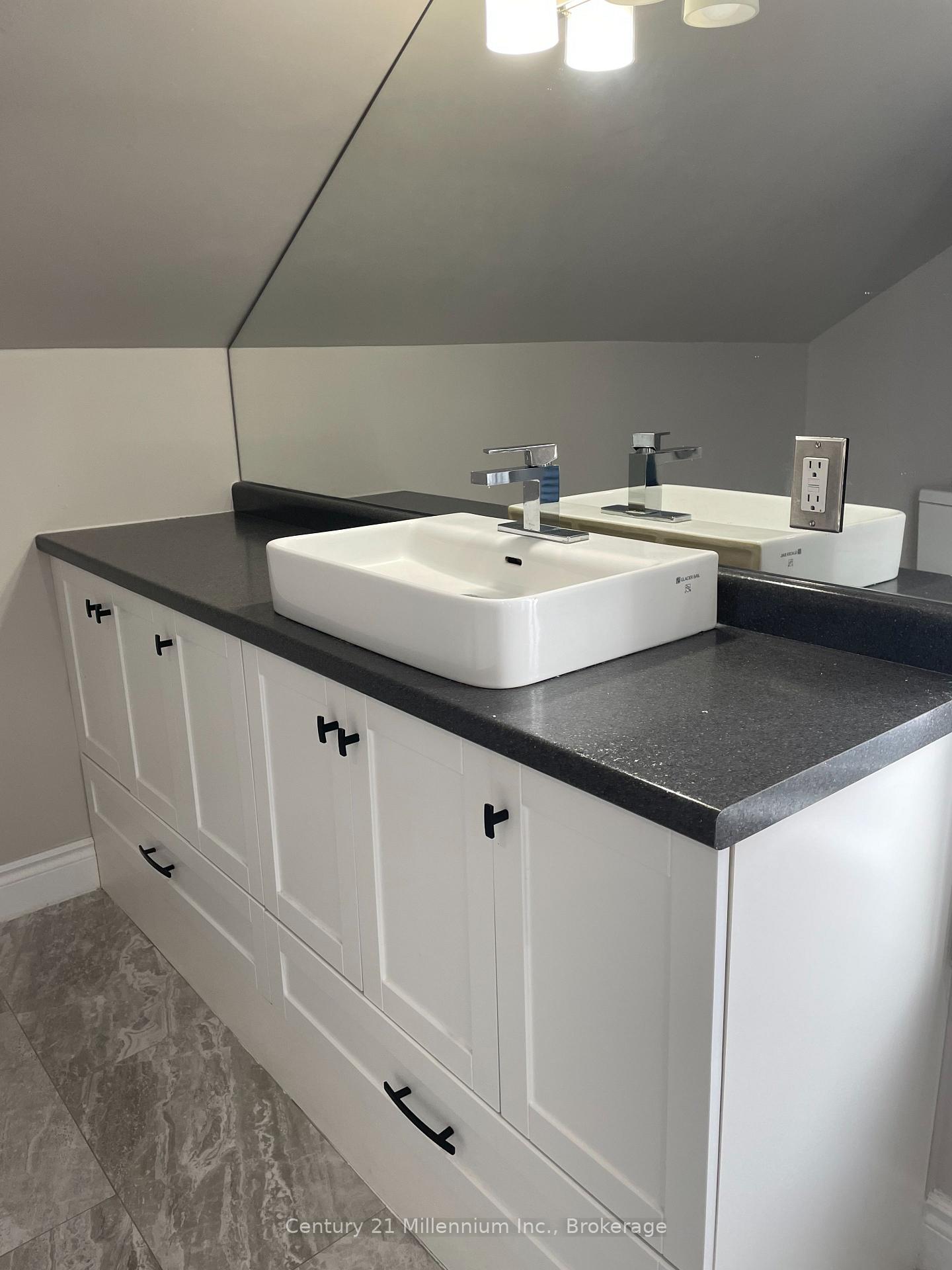 Photo 12 of Unit Upper, 330 Hurontario Street, Collingwood — HOMEH