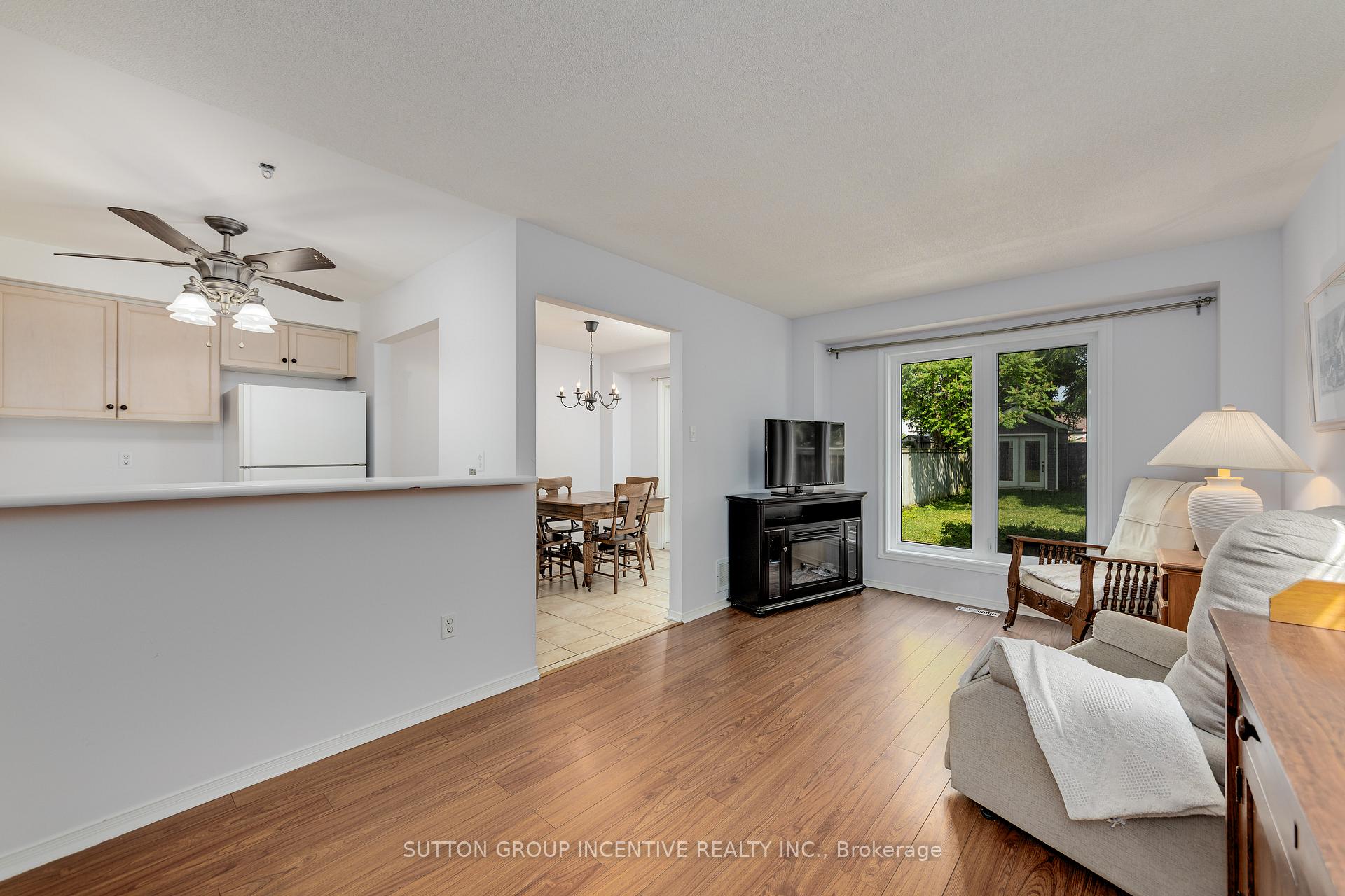 Photo 6 of 26 Bates Court, Barrie, Painswick North — HOMEH