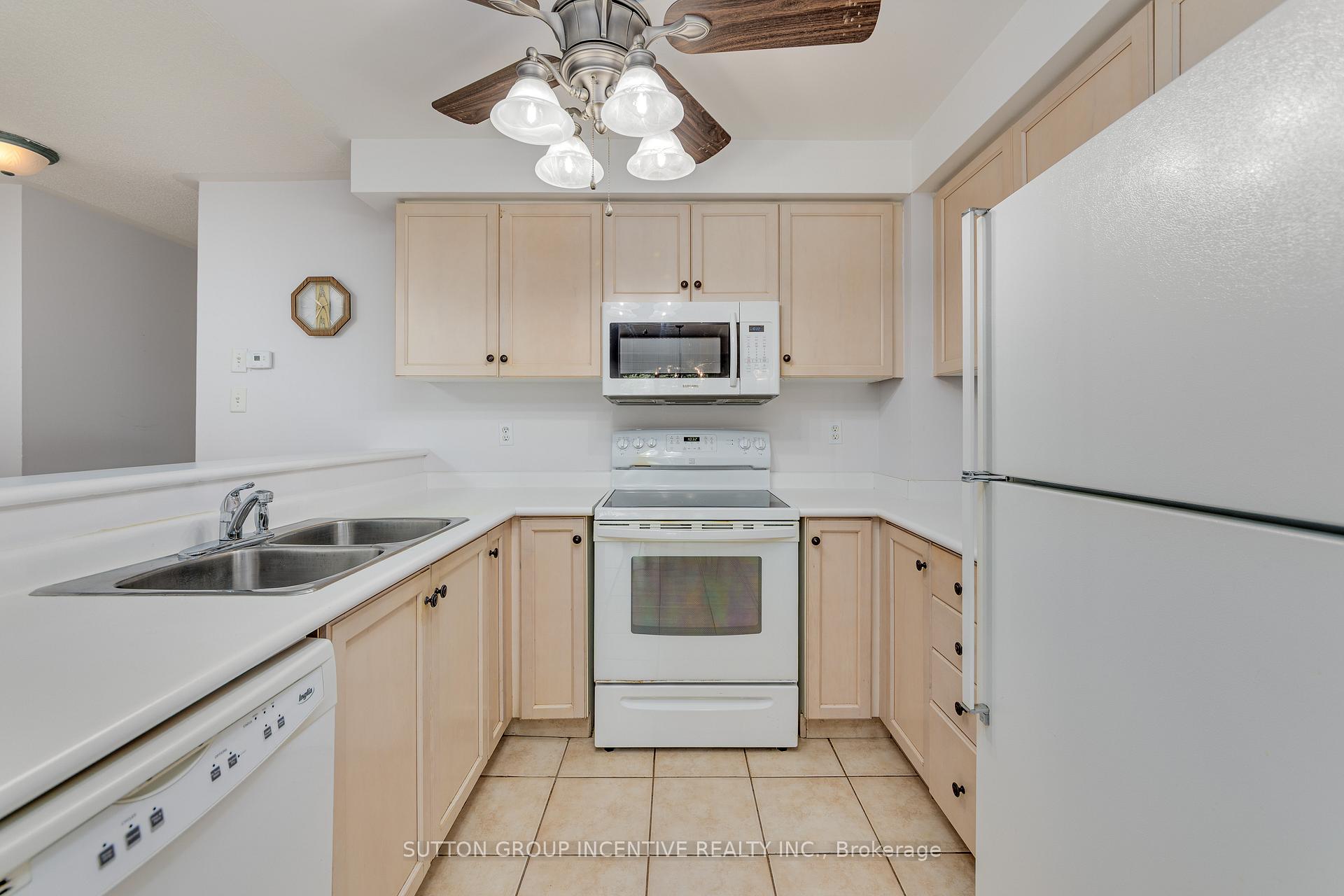 Photo 13 of 26 Bates Court, Barrie, Painswick North — HOMEH