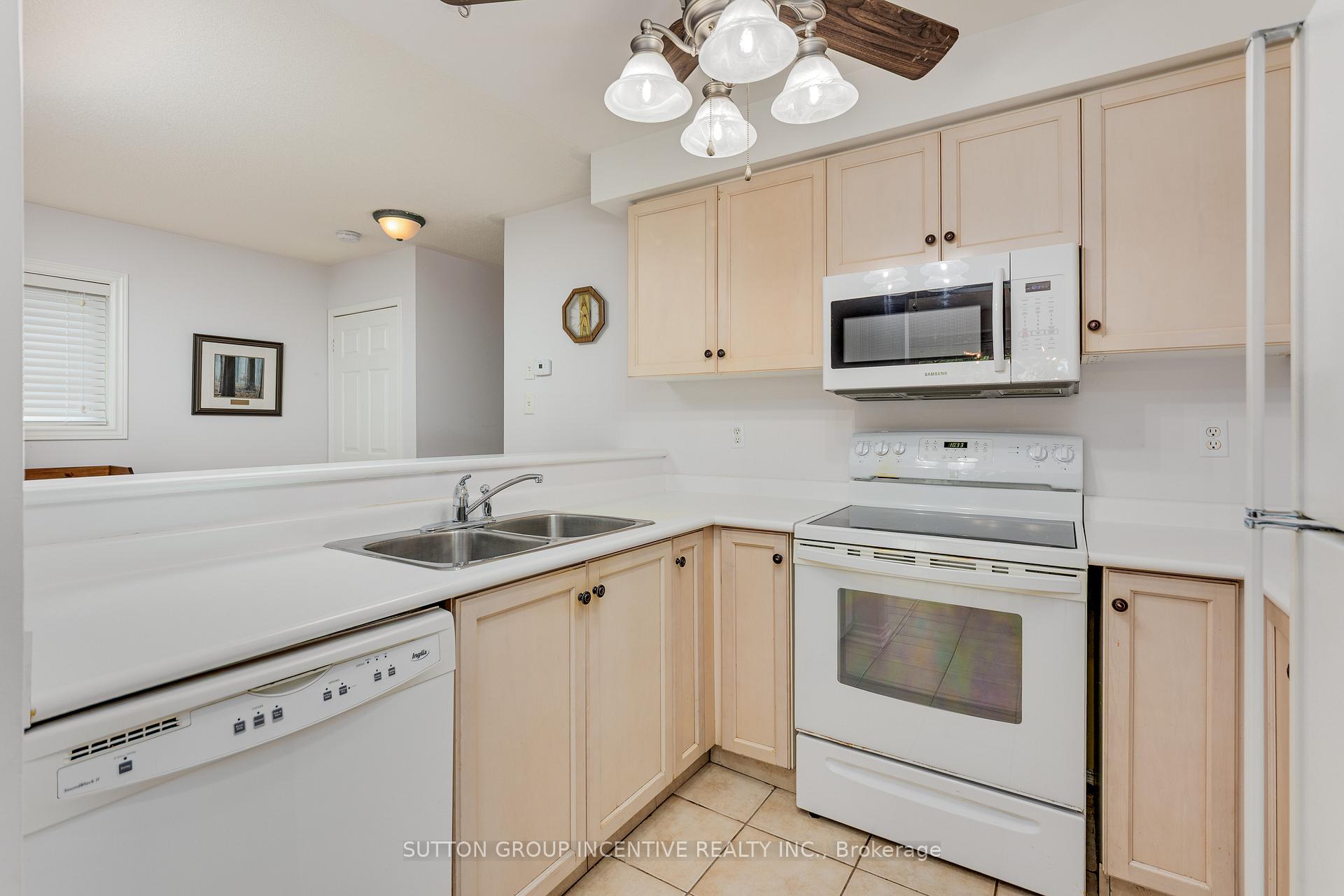 Photo 14 of 26 Bates Court, Barrie, Painswick North — HOMEH