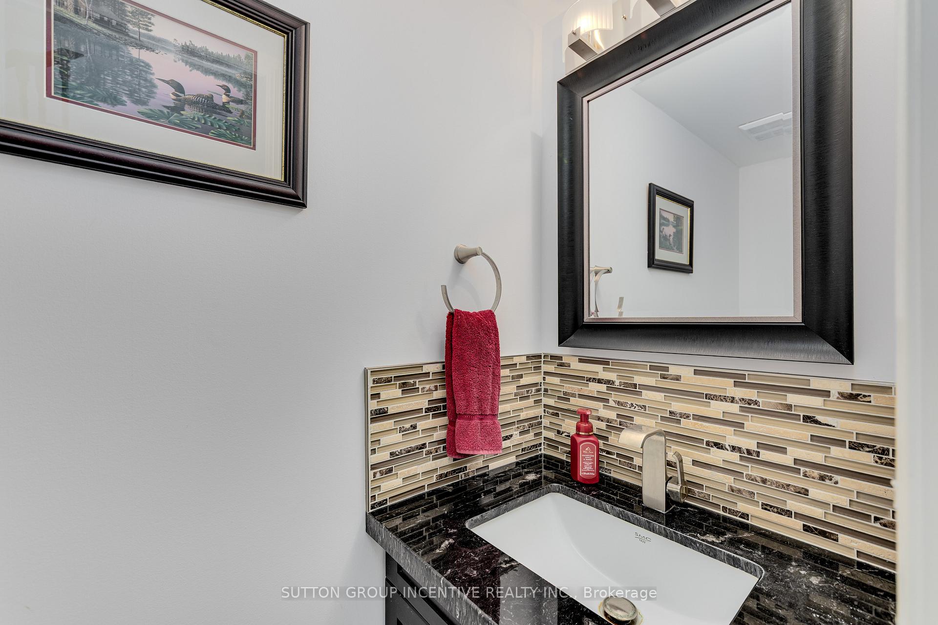 Photo 16 of 26 Bates Court, Barrie, Painswick North — HOMEH