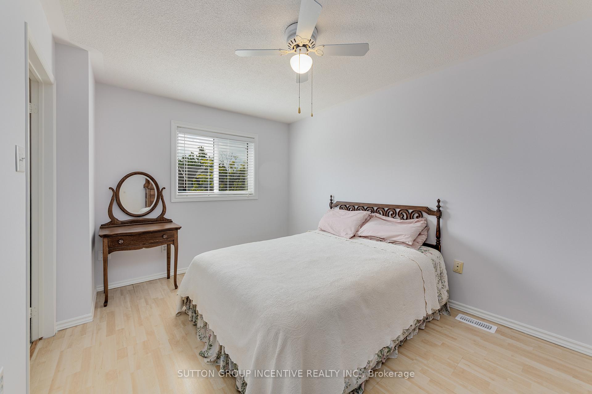 Photo 18 of 26 Bates Court, Barrie, Painswick North — HOMEH