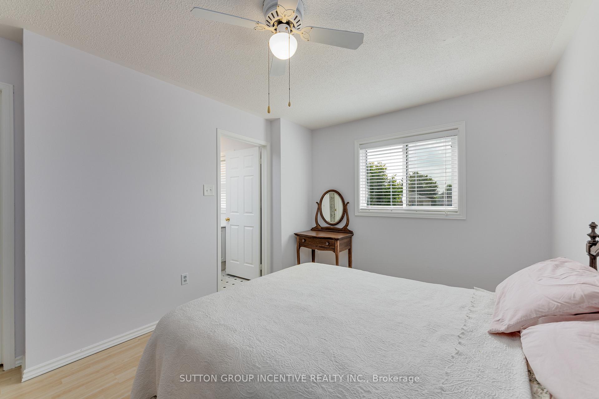 Photo 19 of 26 Bates Court, Barrie, Painswick North — HOMEH