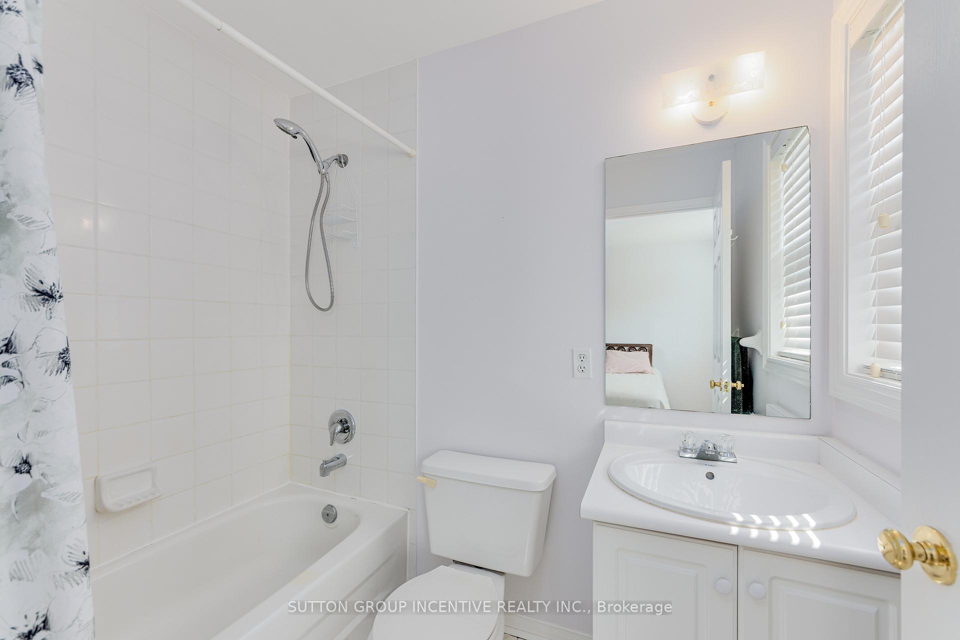 Photo 20 of 26 Bates Court, Barrie, Painswick North — HOMEH