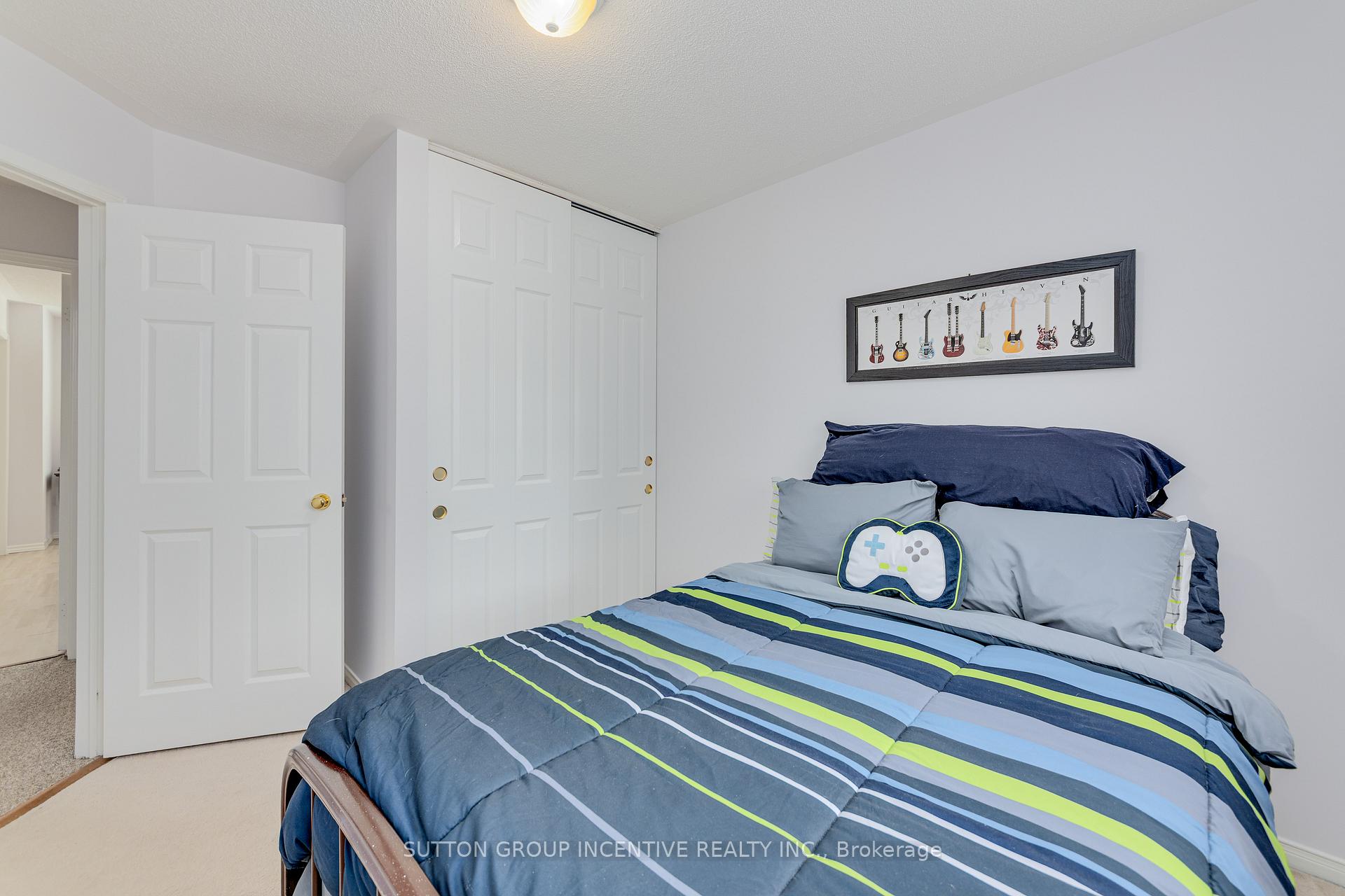 Photo 22 of 26 Bates Court, Barrie, Painswick North — HOMEH