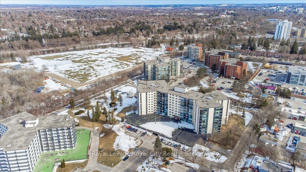 Photo 4 of Unit 605, 19 Woodlawn Road E, Guelph, Riverside Park — HOMEH