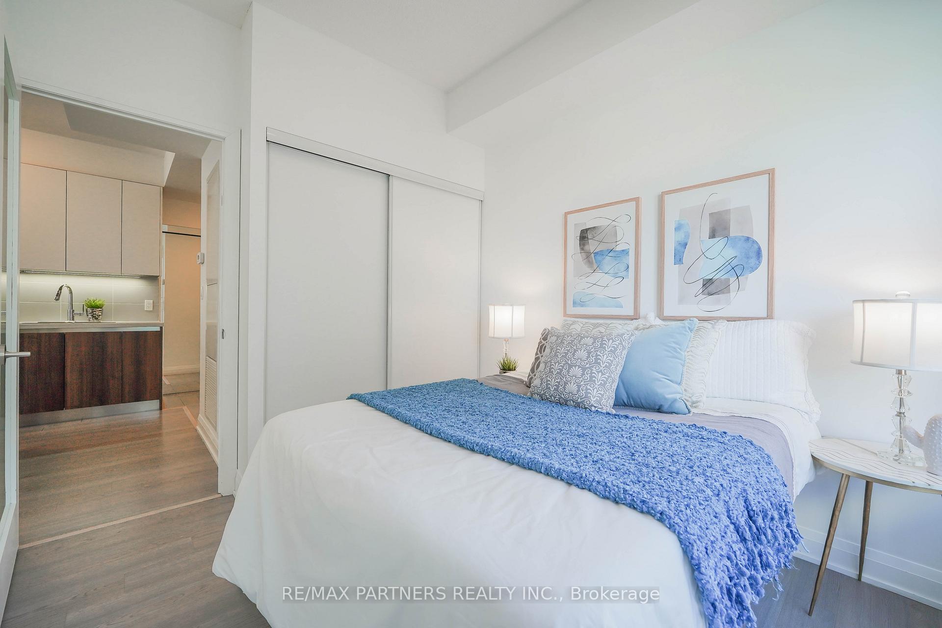 Photo 4 of Unit 306, 15 Water Walk Drive, Markham, Unionville — HOMEH