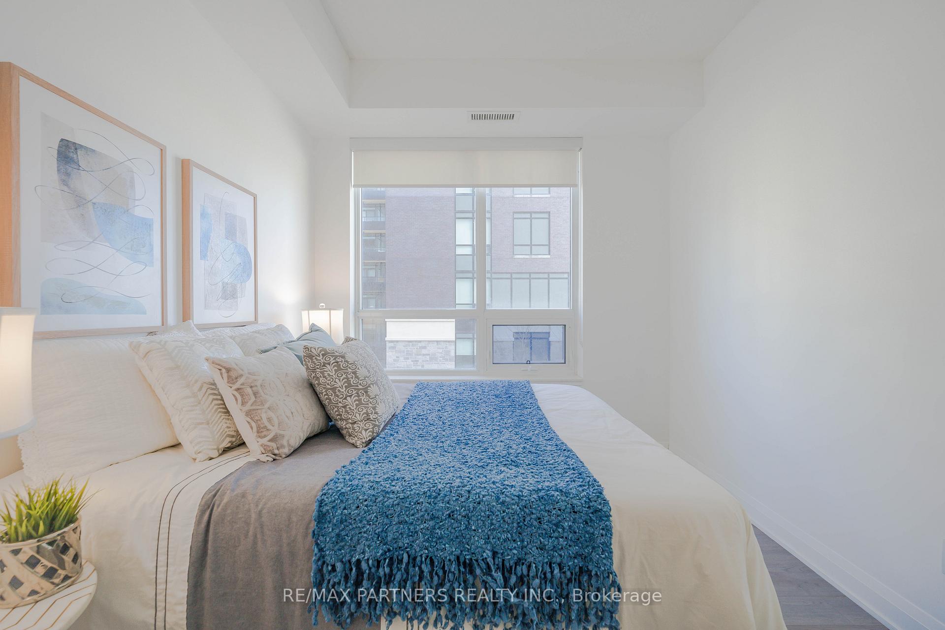 Photo 6 of Unit 306, 15 Water Walk Drive, Markham, Unionville — HOMEH