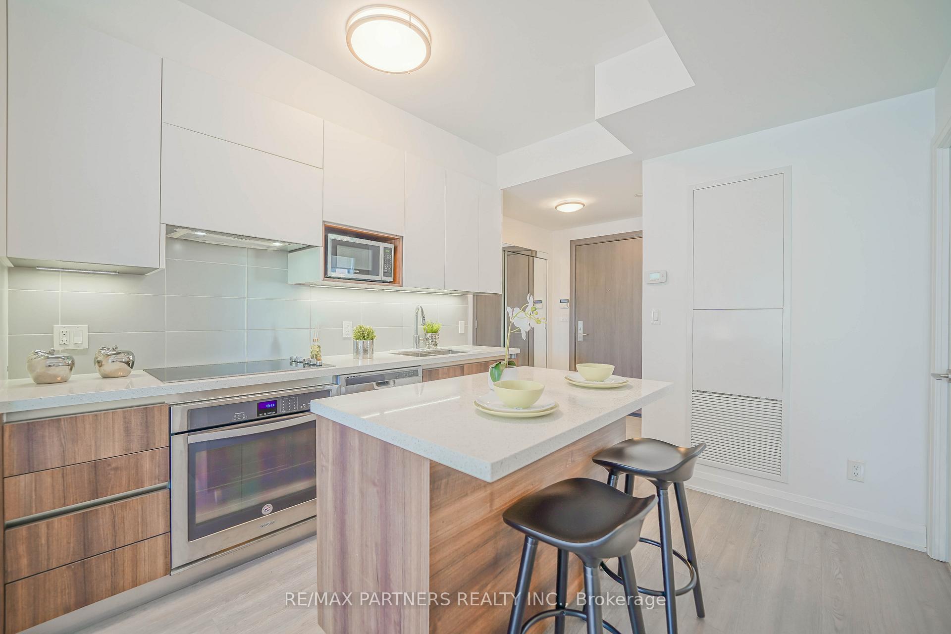 Photo 12 of Unit 306, 15 Water Walk Drive, Markham, Unionville — HOMEH
