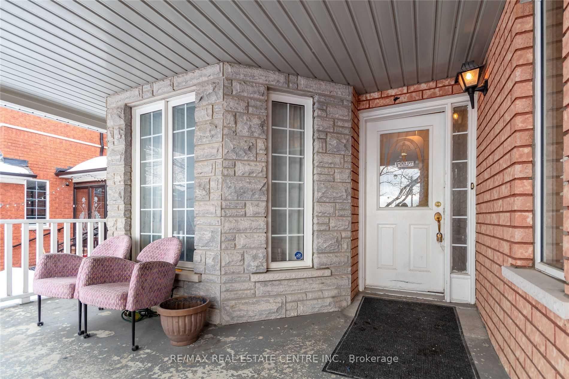 Photo 3 of 21 Sprucelands Avenue, Brampton, Sandringham-Wellington — HOMEH