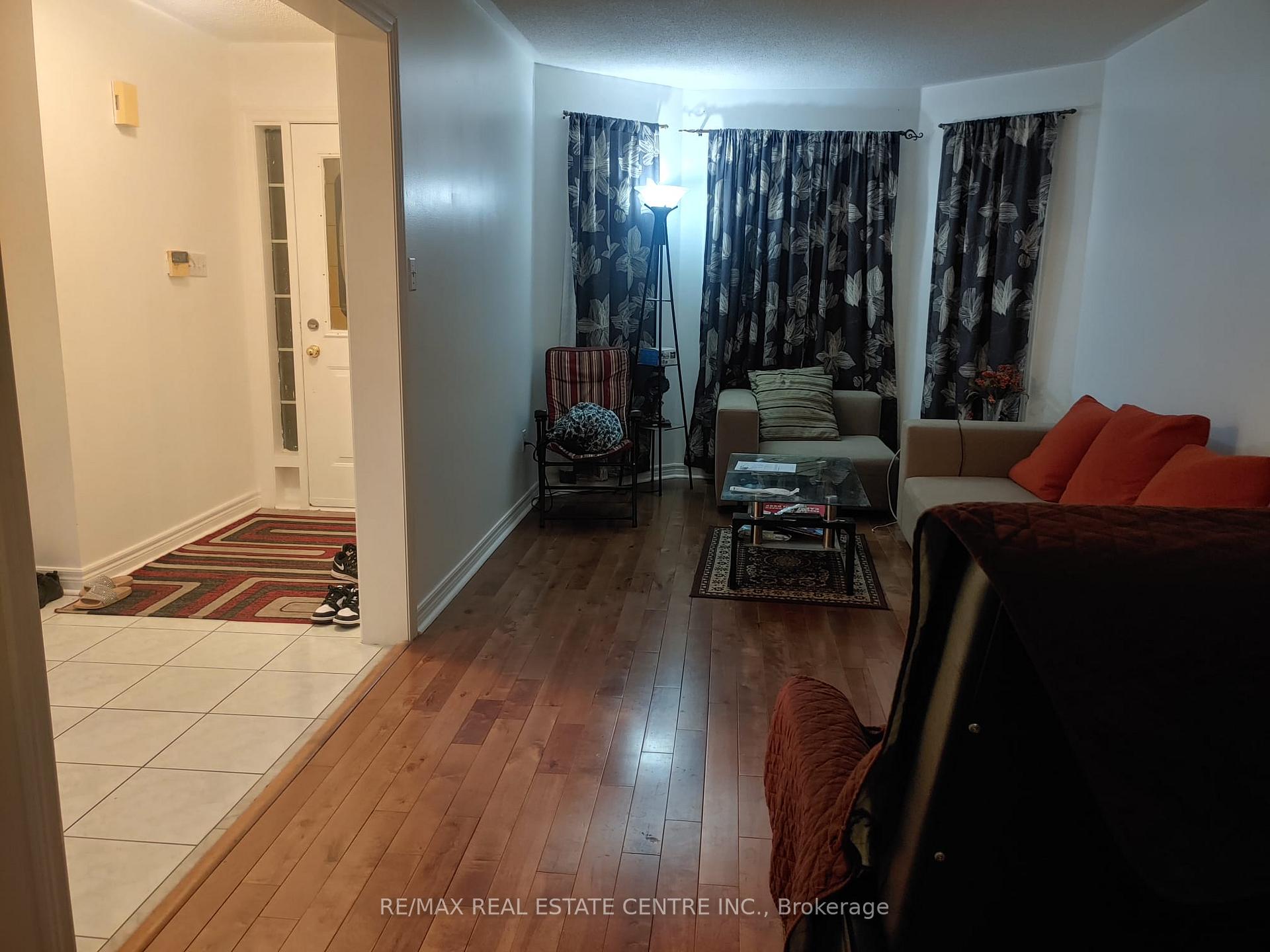 Photo 17 of 21 Sprucelands Avenue, Brampton, Sandringham-Wellington — HOMEH