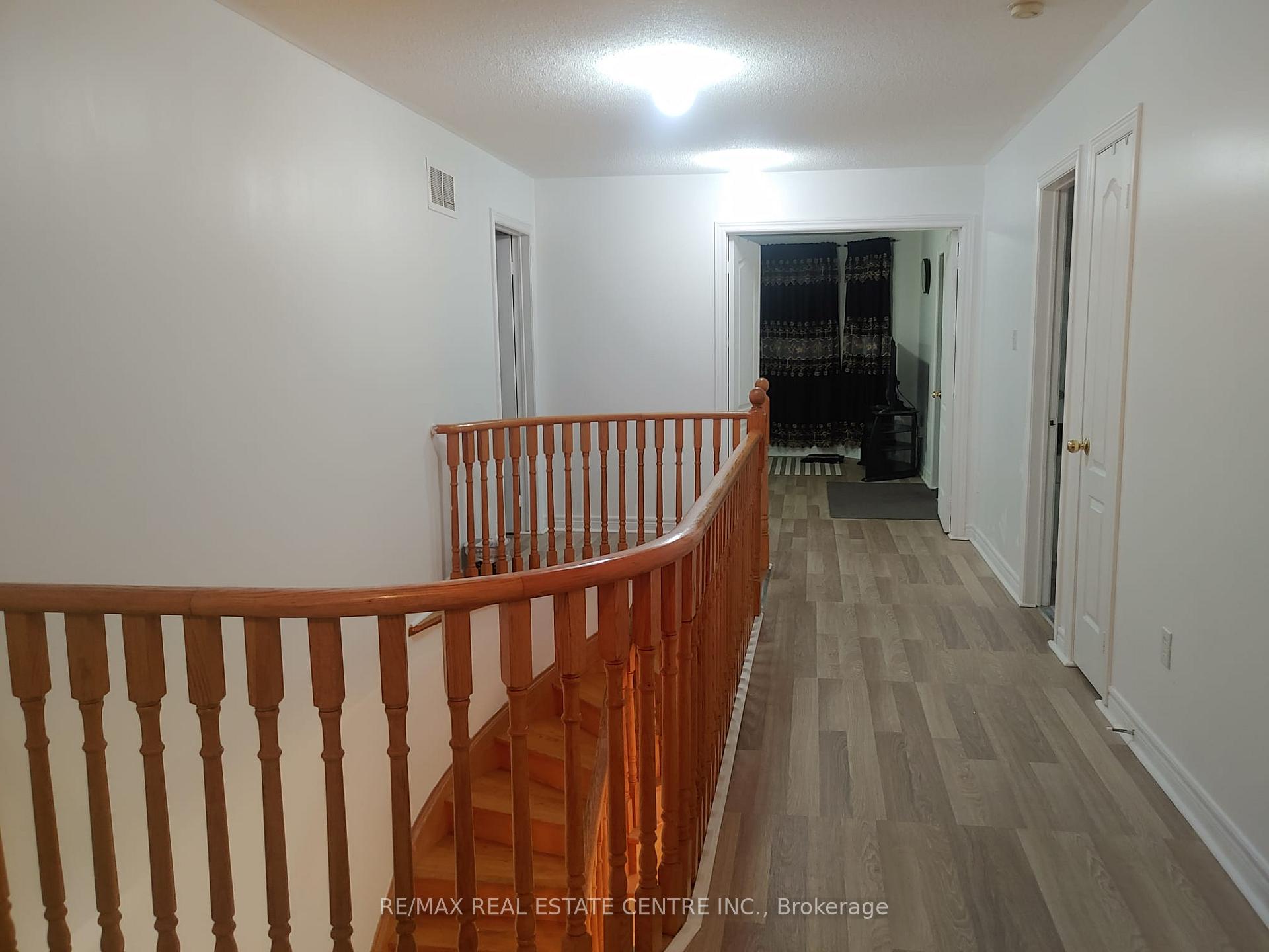 Photo 10 of 21 Sprucelands Avenue, Brampton, Sandringham-Wellington — HOMEH