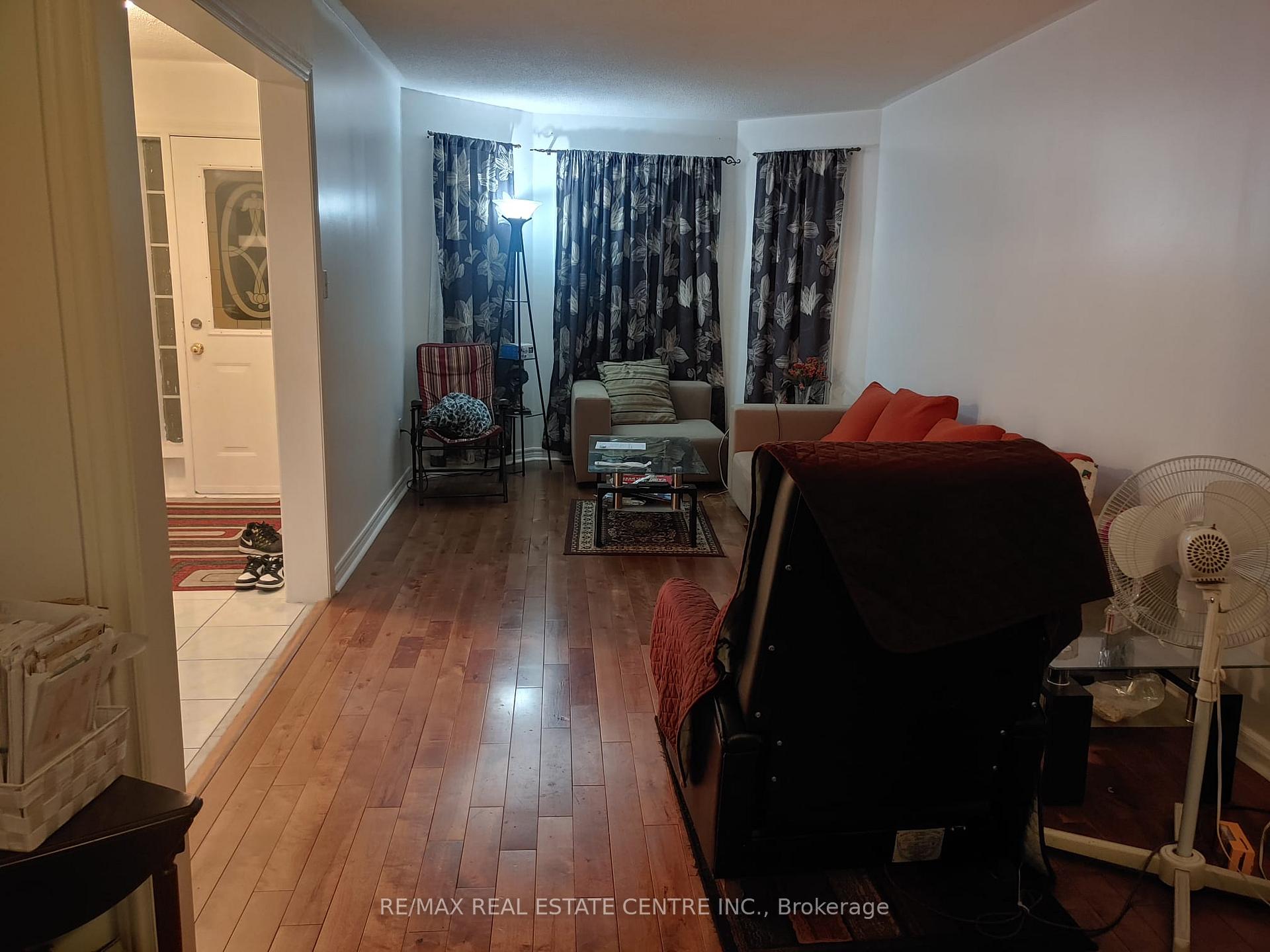Photo 16 of 21 Sprucelands Avenue, Brampton, Sandringham-Wellington — HOMEH