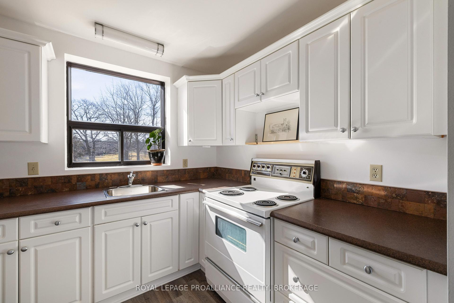 Photo 11 of Unit 203, 66 Greenview Drive, Kingston, Central City West — HOMEH