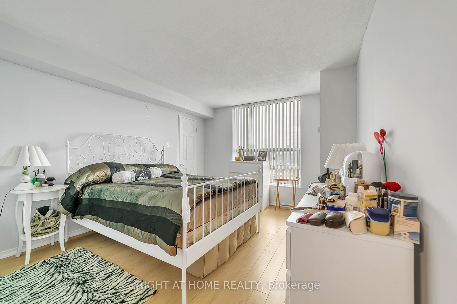 Photo 5 of Unit 901, 7825 Bayview Avenue, Markham, Aileen-Willowbrook — HOMEH