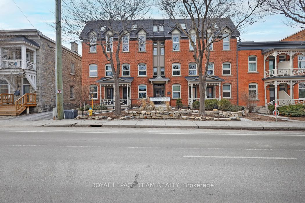 Front of Unit 11, 215 St Patrick Street