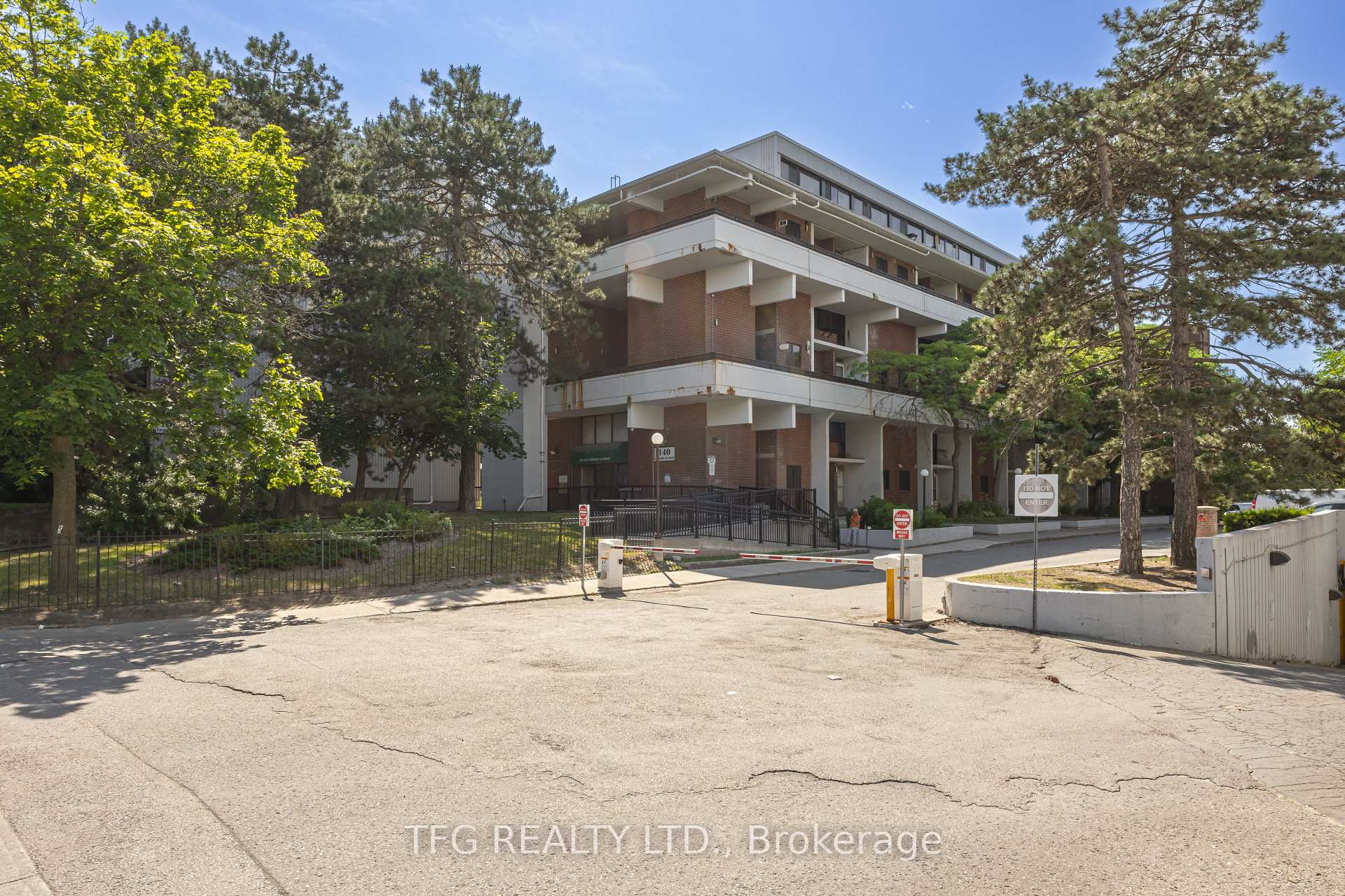 Photo 1 of Unit 214, 140 Leeward Glenway, Toronto, Flemingdon Park — HOMEH