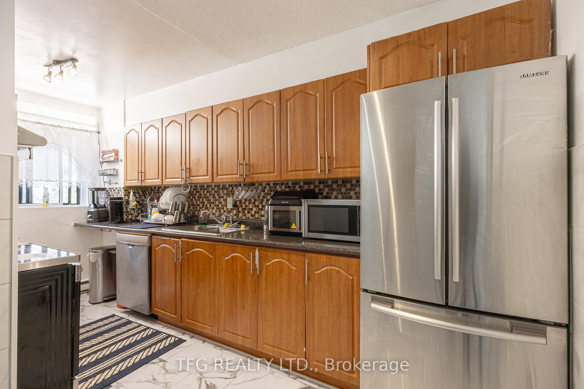 Photo 8 of Unit 214, 140 Leeward Glenway, Toronto, Flemingdon Park — HOMEH
