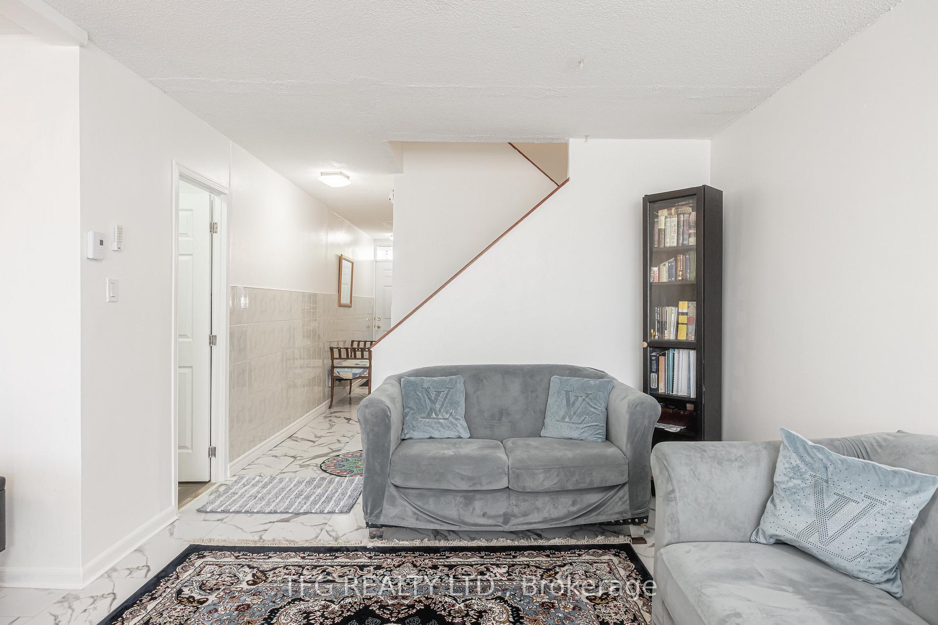 Photo 13 of Unit 214, 140 Leeward Glenway, Toronto, Flemingdon Park — HOMEH