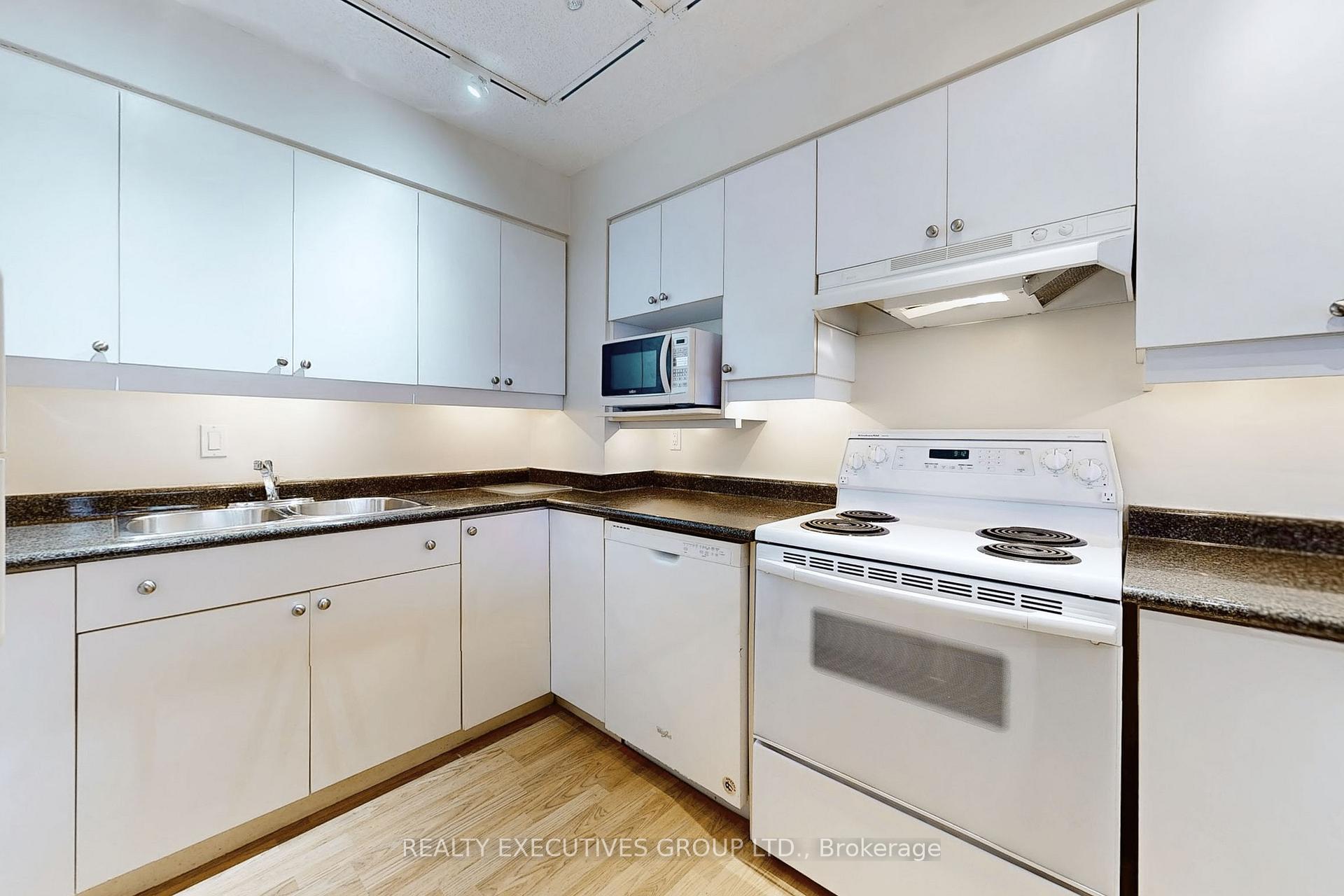 Photo 10 of Unit 1702, 8111 Yonge Street, Markham, Royal Orchard — HOMEH