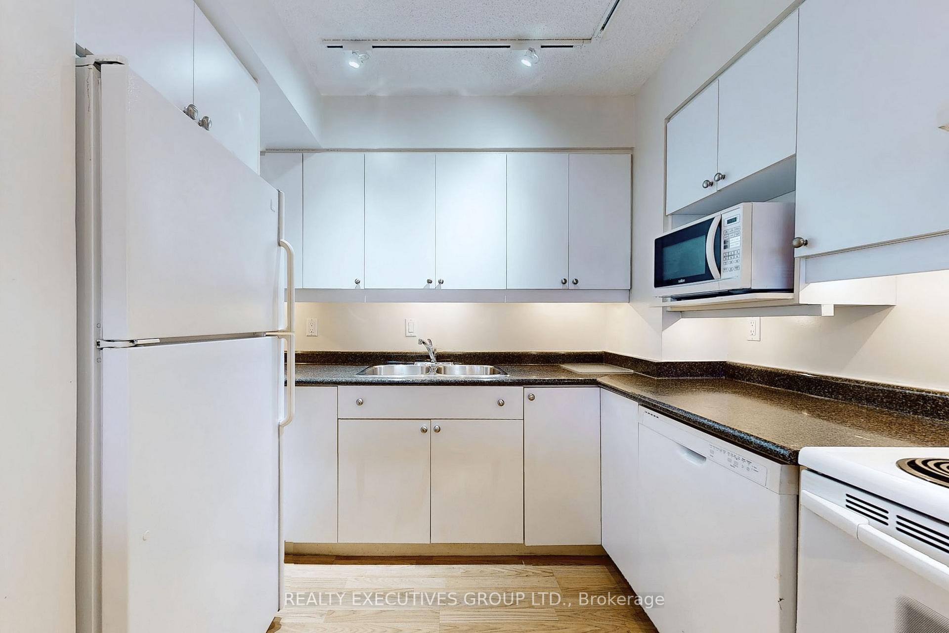 Photo 11 of Unit 1702, 8111 Yonge Street, Markham, Royal Orchard — HOMEH