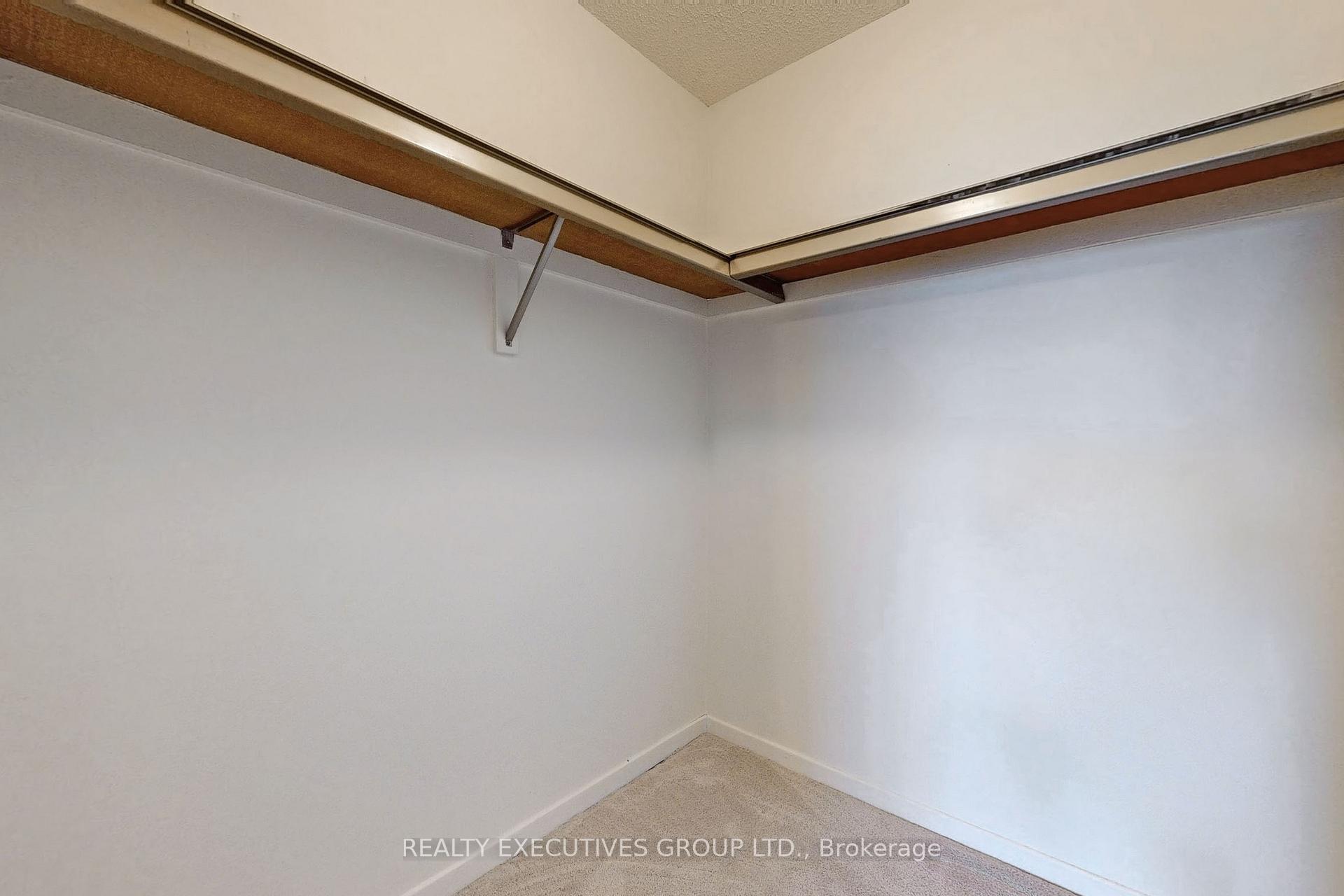 Photo 16 of Unit 1702, 8111 Yonge Street, Markham, Royal Orchard — HOMEH