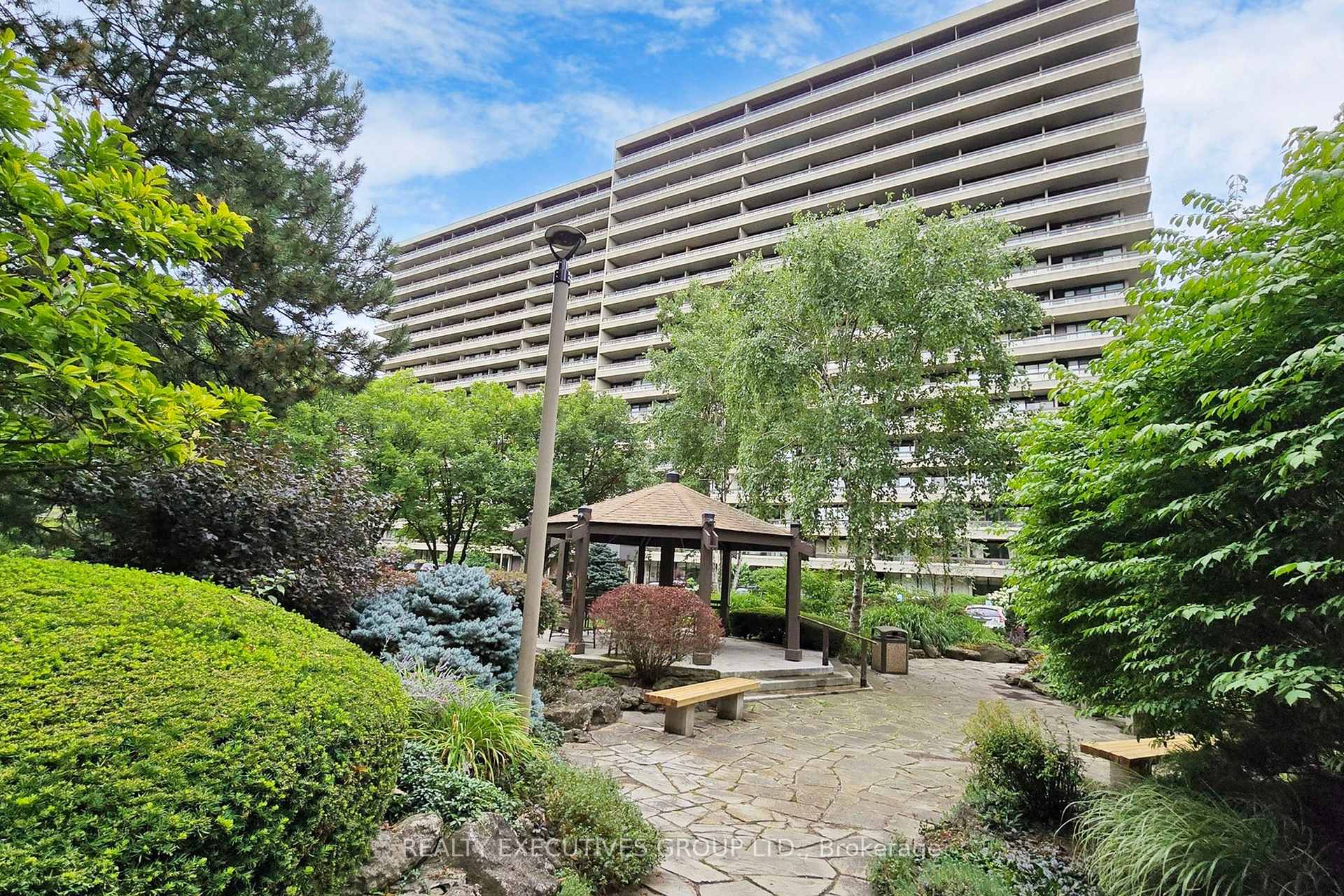 Photo 44 of Unit 1702, 8111 Yonge Street, Markham, Royal Orchard — HOMEH
