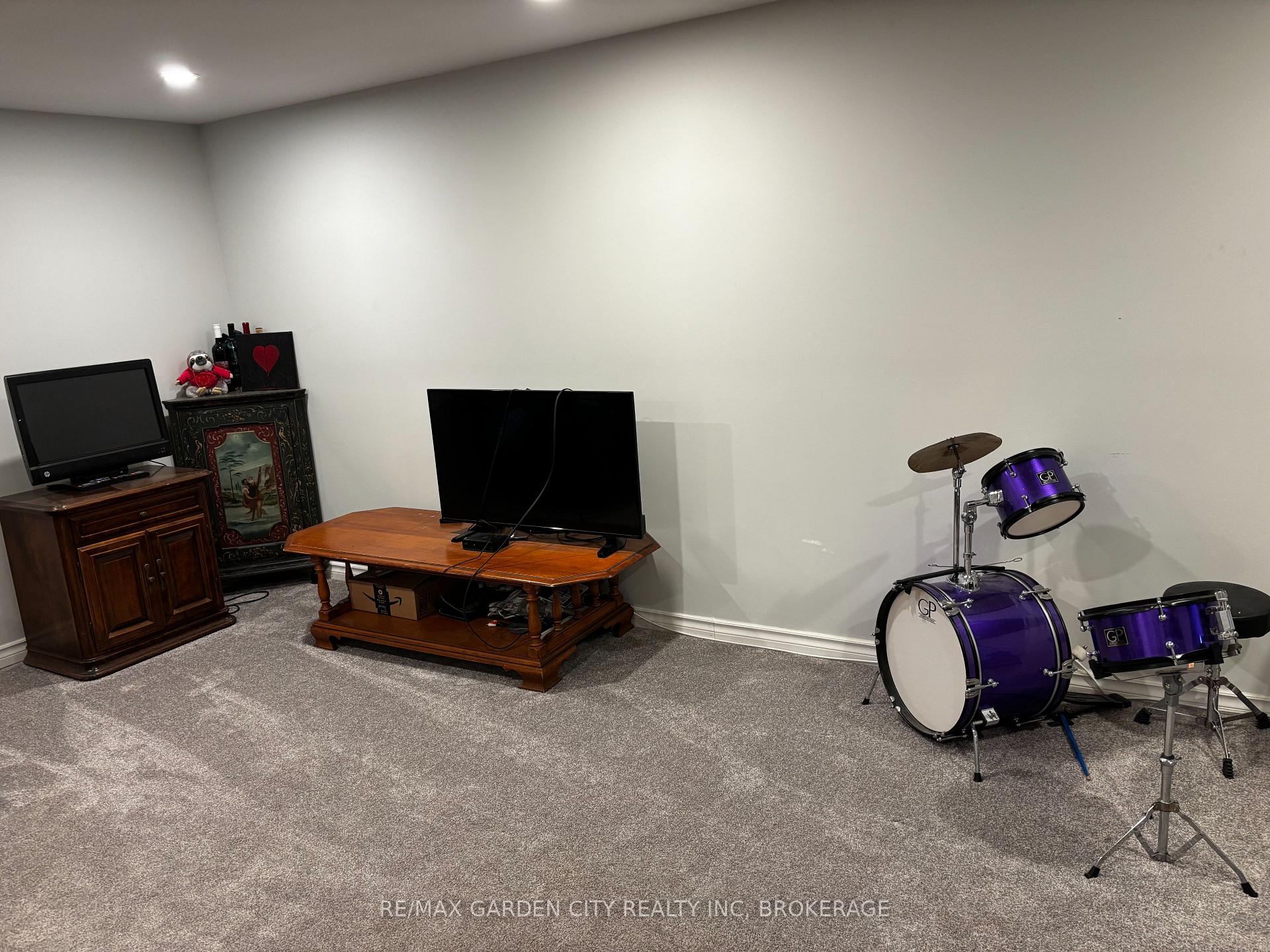 Photo 11 of Unit 55, 50 Lakeshore Road, St. Catharines, Lakeport — HOMEH