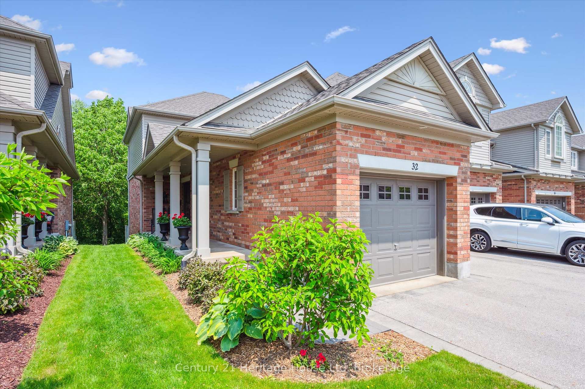 Front of Unit 32, 755 Willow Road