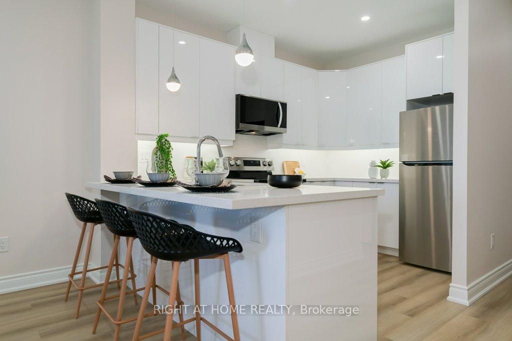 Photo 8 of Unit 402, 10 Gateway Boulevard, Toronto, Flemingdon Park — HOMEH