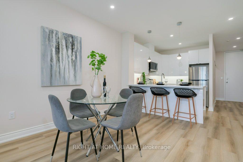 Photo 5 of Unit 402, 10 Gateway Boulevard, Toronto, Flemingdon Park — HOMEH