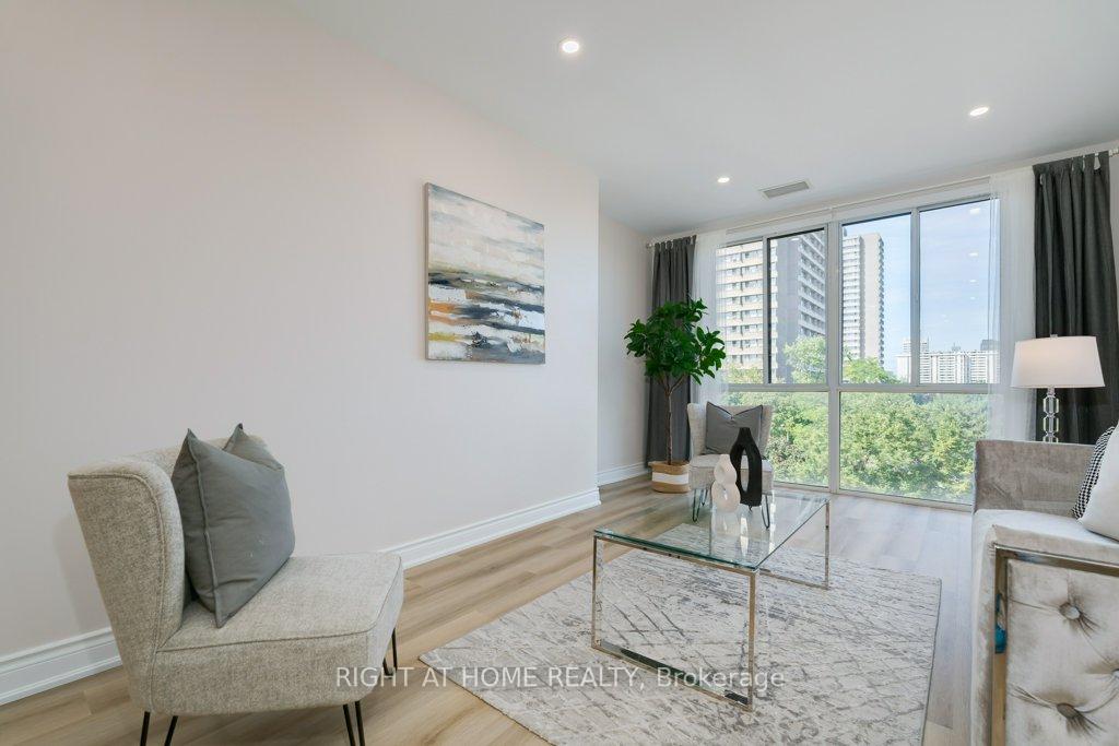Photo 6 of Unit 402, 10 Gateway Boulevard, Toronto, Flemingdon Park — HOMEH