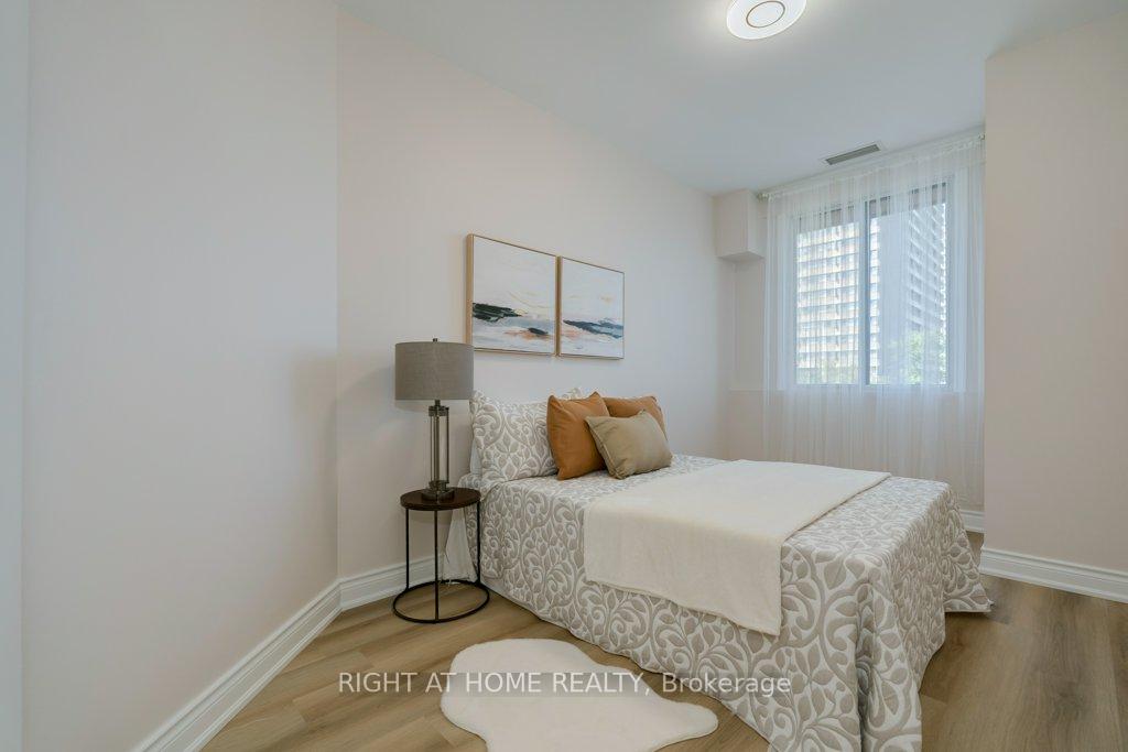 Photo 10 of Unit 402, 10 Gateway Boulevard, Toronto, Flemingdon Park — HOMEH