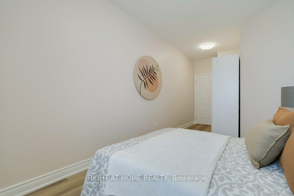 Photo 13 of Unit 402, 10 Gateway Boulevard, Toronto, Flemingdon Park — HOMEH