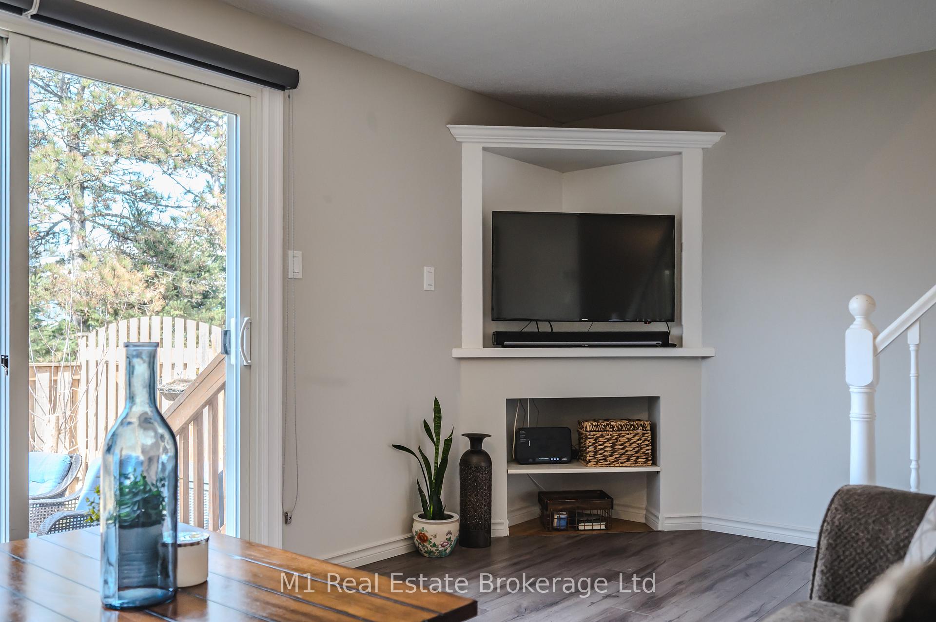 Photo 8 of Unit 8, 129 Victoria Road N, Guelph, Grange Road — HOMEH