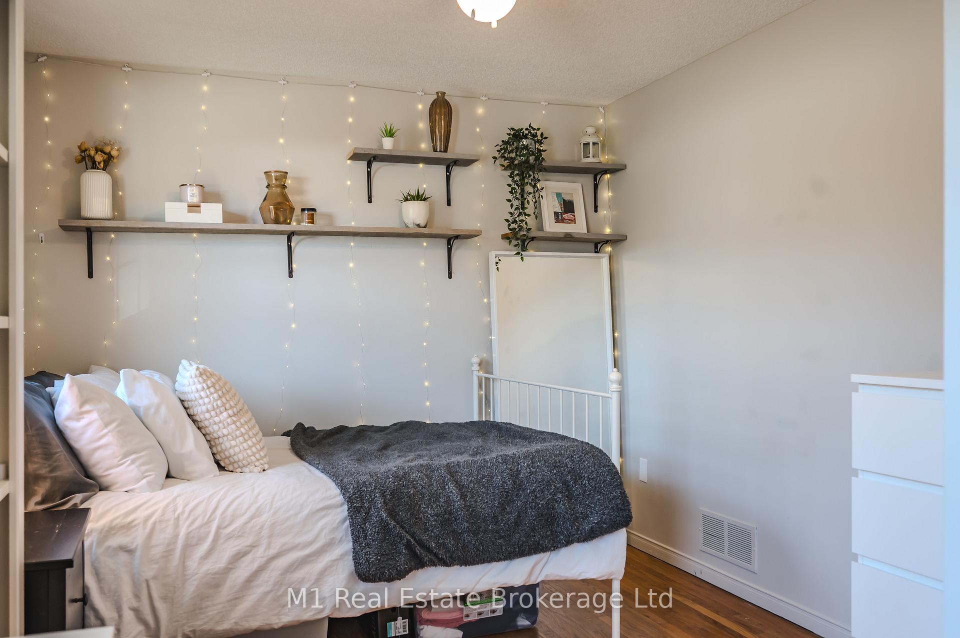 Photo 23 of Unit 8, 129 Victoria Road N, Guelph, Grange Road — HOMEH