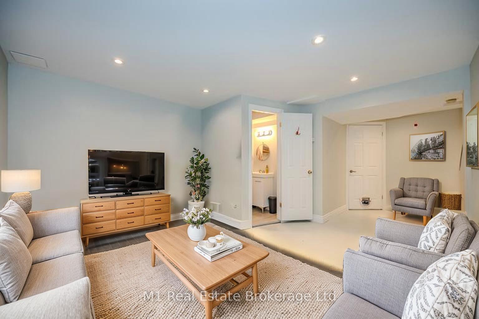 Photo 36 of Unit 8, 129 Victoria Road N, Guelph, Grange Road — HOMEH