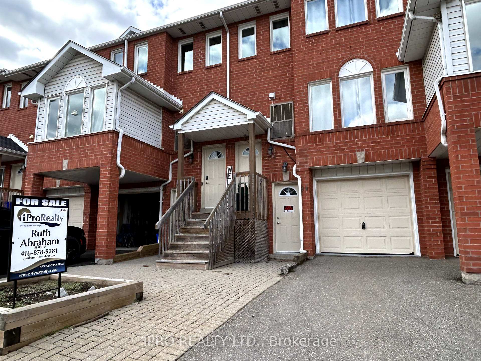 Front of Unit 37, 39 Wylie Circle