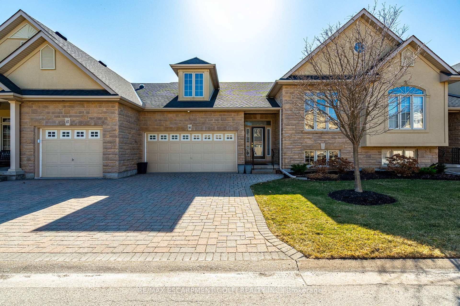Photo 1 of Unit 16, 35 Scullers Way, St. Catharines, Martindale Pond — HOMEH