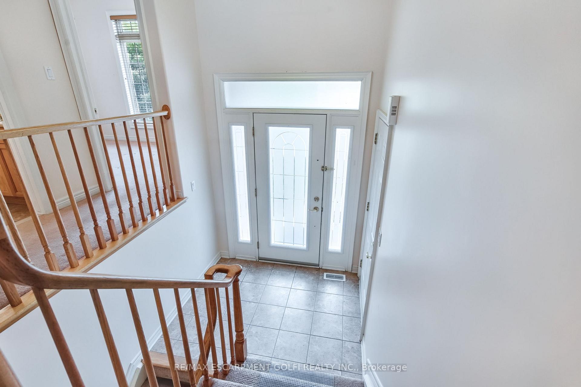 Photo 4 of Unit 16, 35 Scullers Way, St. Catharines, Martindale Pond — HOMEH