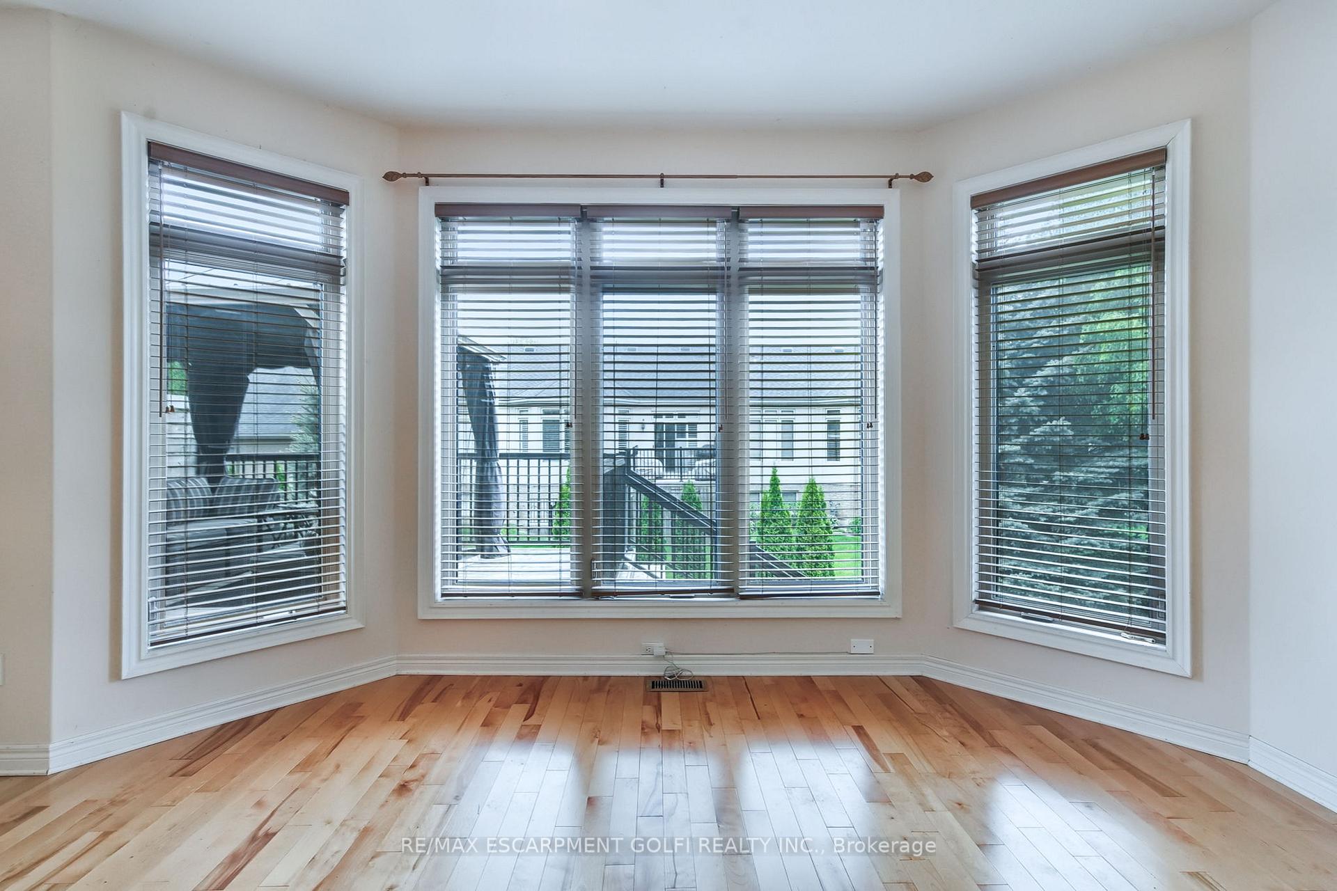 Photo 7 of Unit 16, 35 Scullers Way, St. Catharines, Martindale Pond — HOMEH