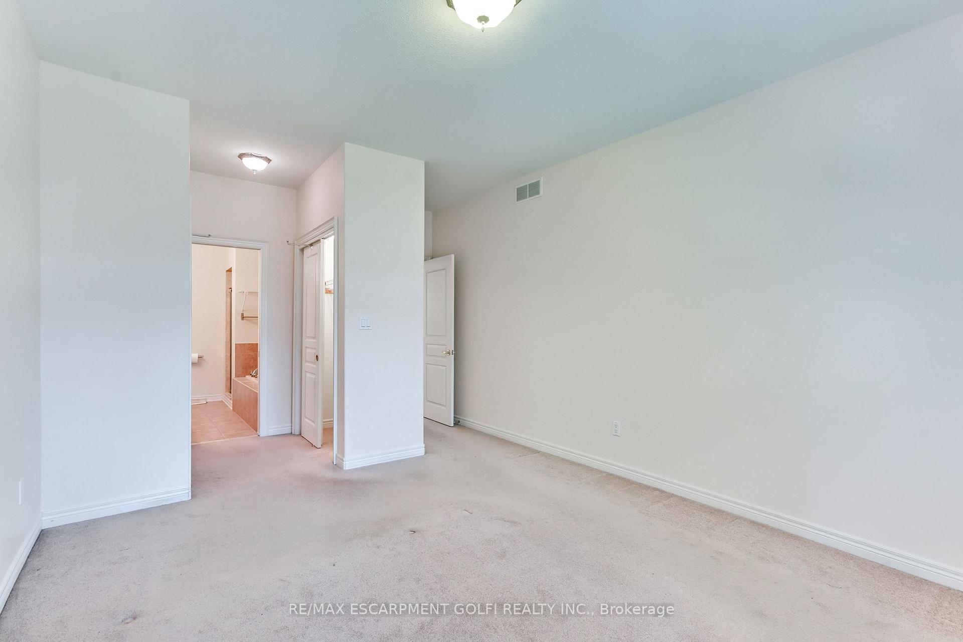 Photo 18 of Unit 16, 35 Scullers Way, St. Catharines, Martindale Pond — HOMEH