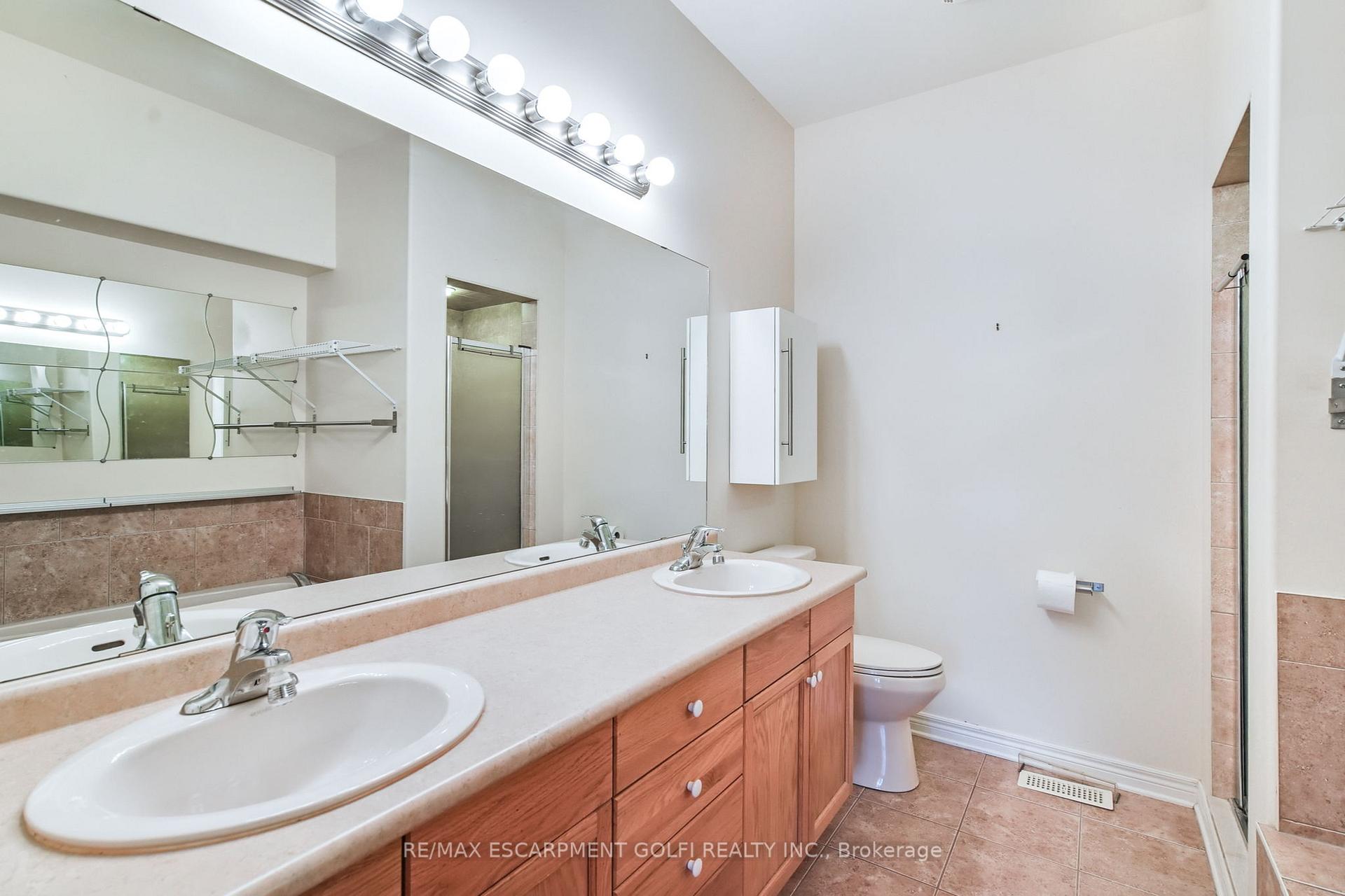Photo 20 of Unit 16, 35 Scullers Way, St. Catharines, Martindale Pond — HOMEH